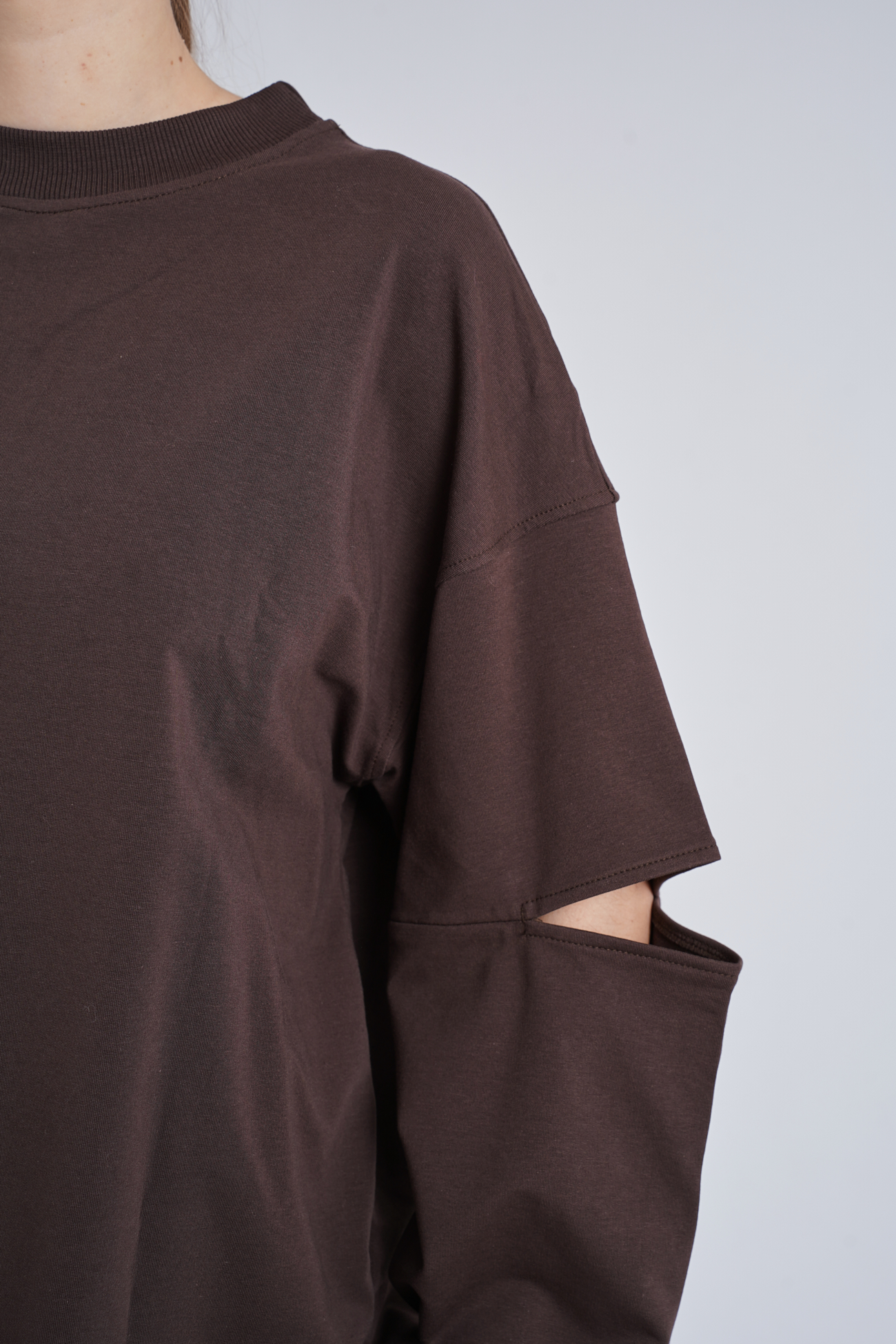 Картинка Лонгслів темно-коричневий