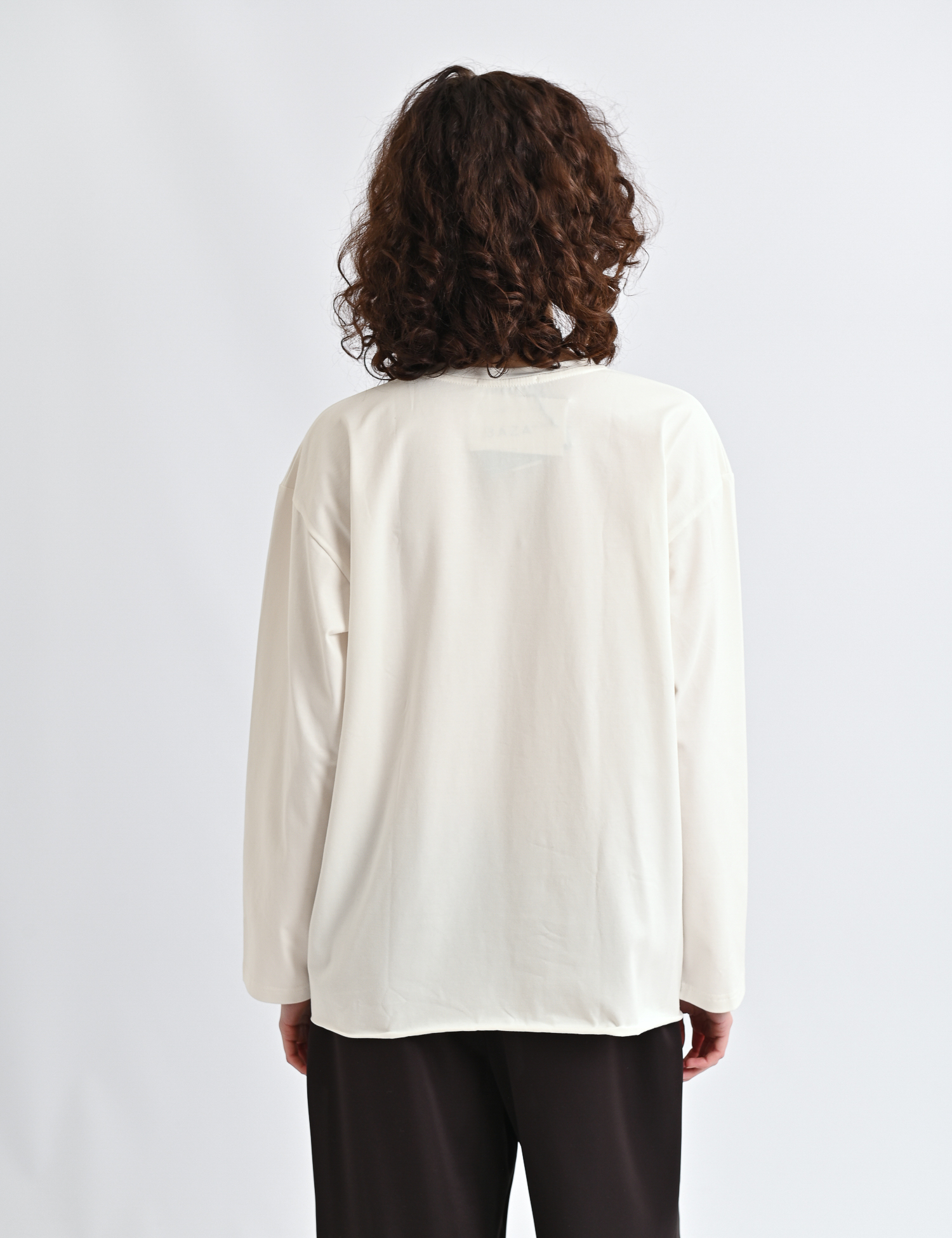 Картинка Молочний лонгслів із принтом “sorry, baby”