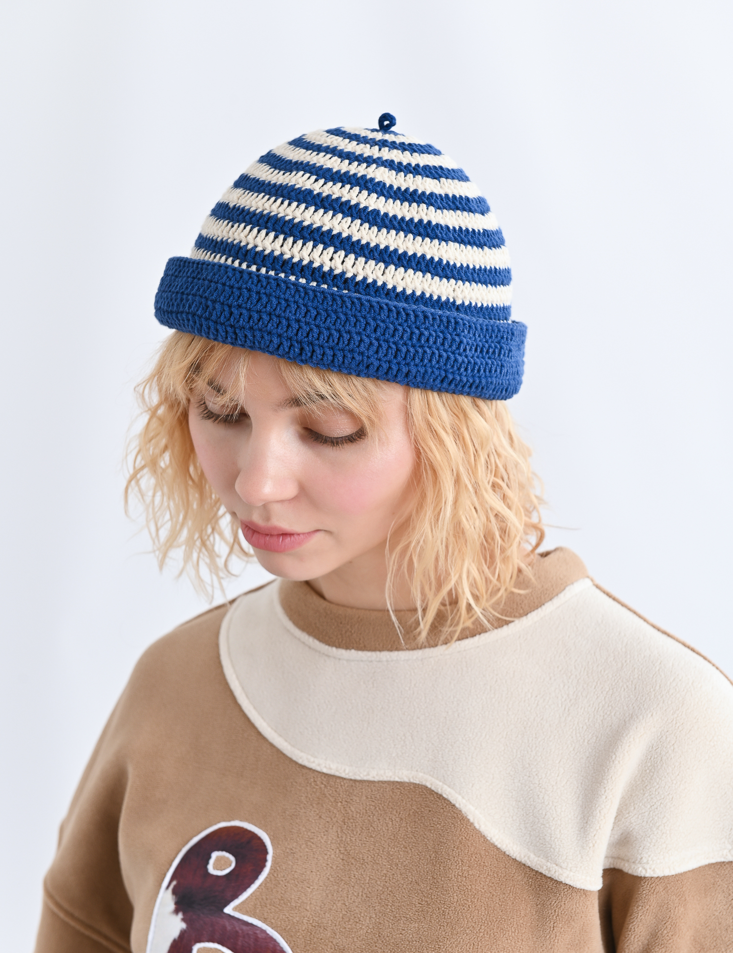 Картинка В’язана шапка в смужку