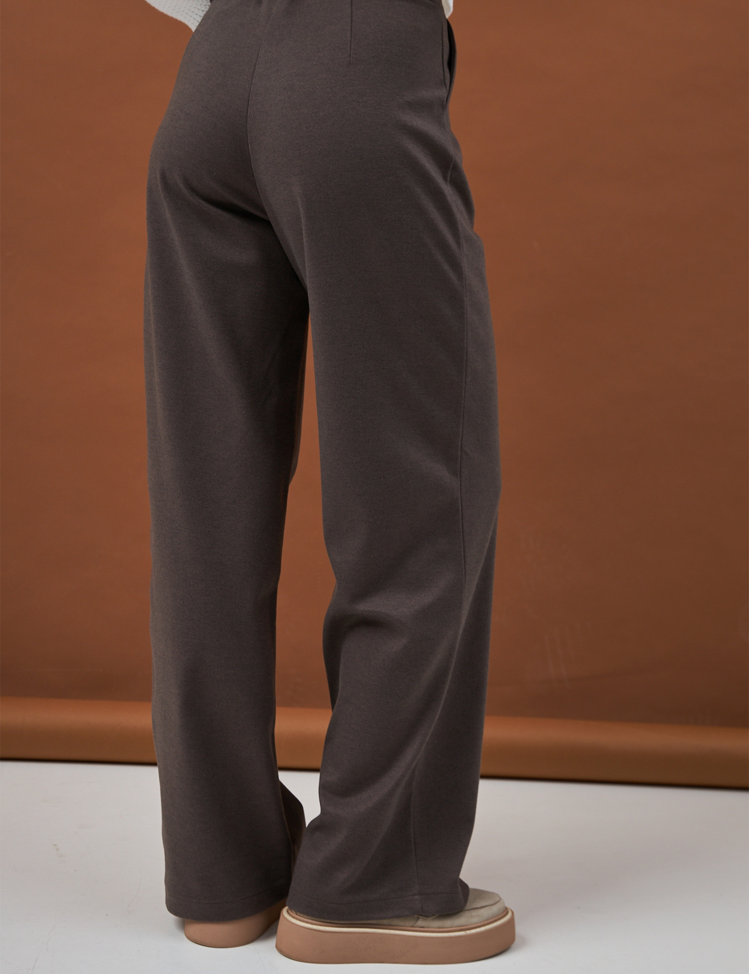 Картинка Брюки коричневі