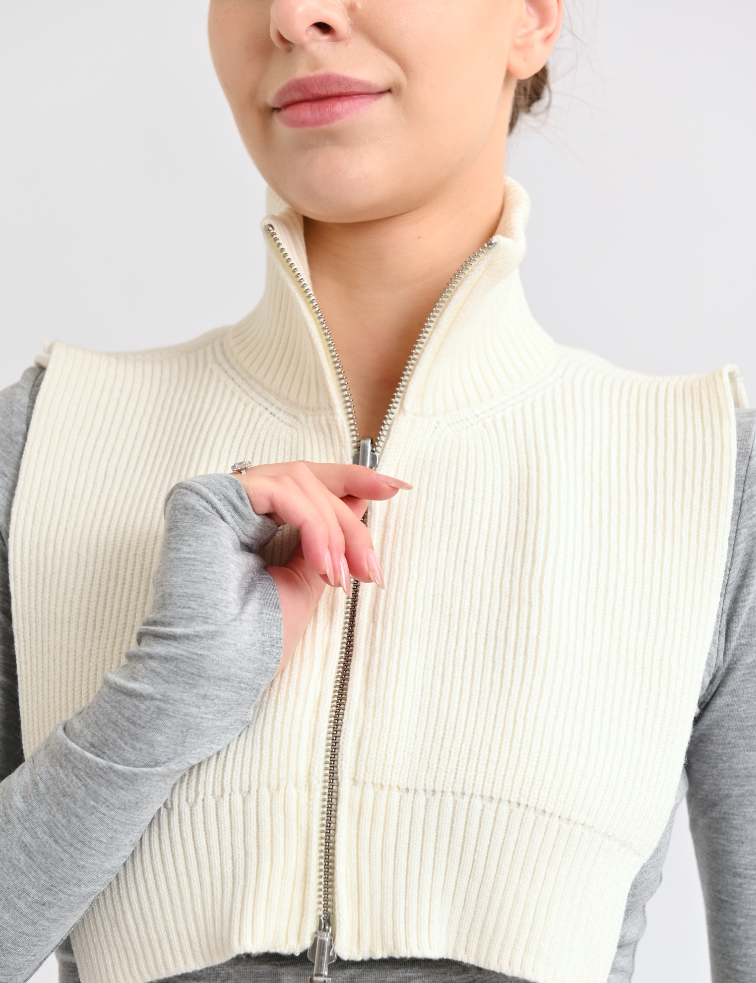 Картинка В'язаний комір-снуд із високою горловиною білий