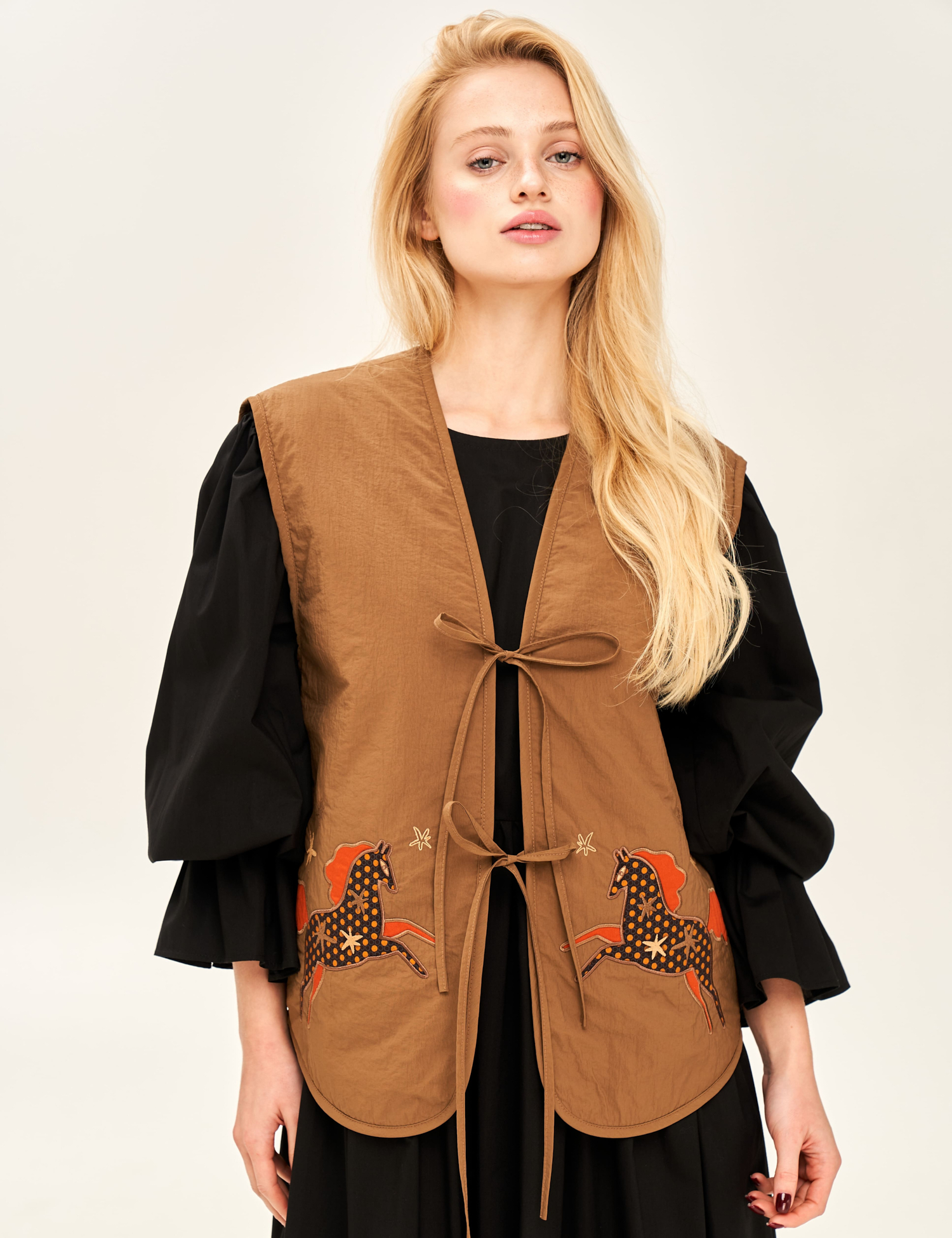 Картинка Жилетка коричнева