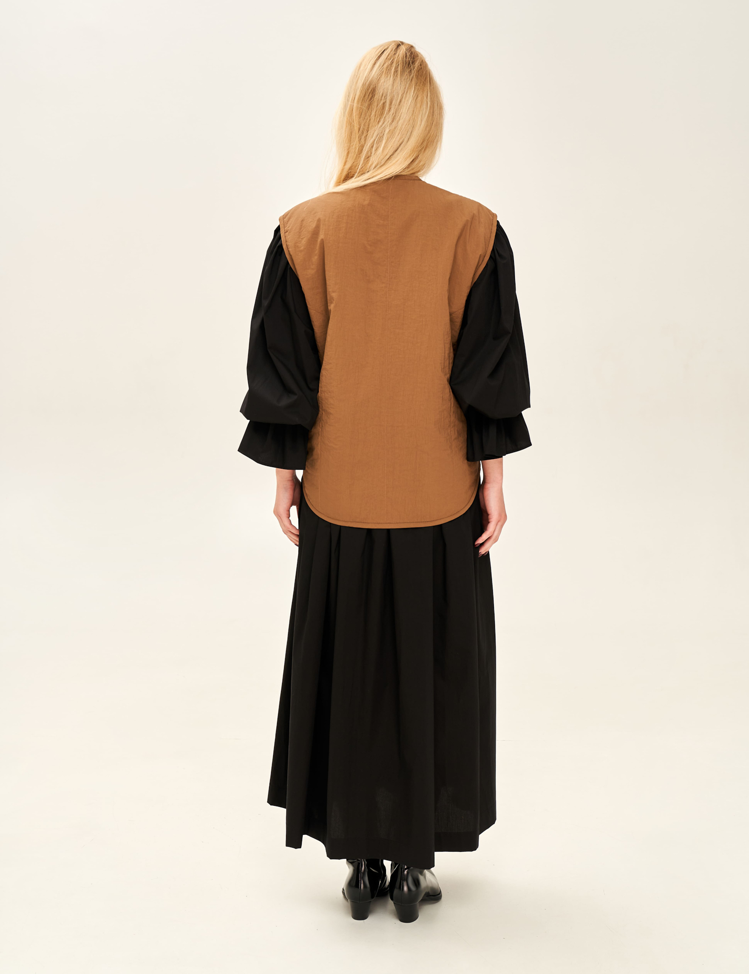 Картинка Жилетка коричнева