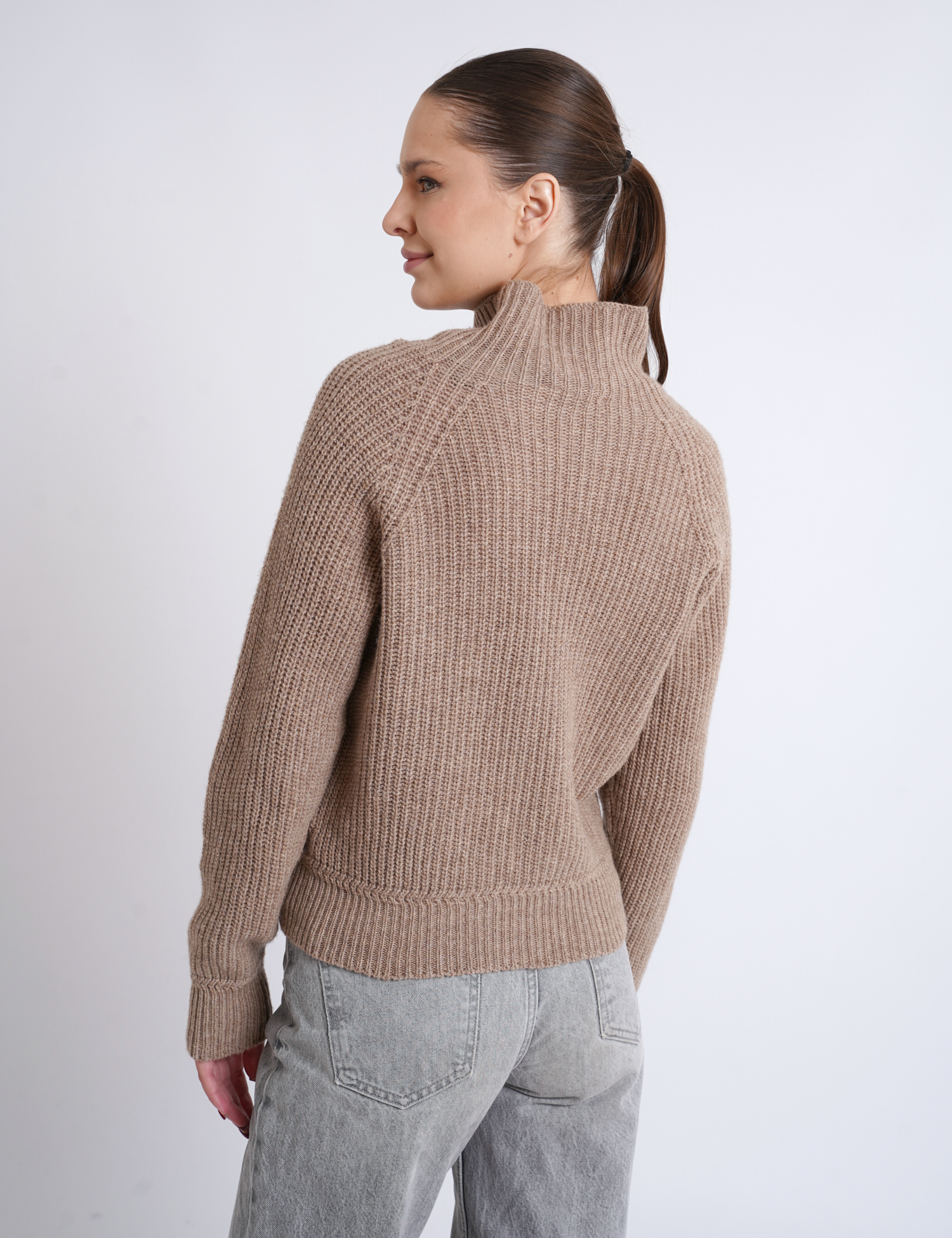 Картинка Светр бежевий