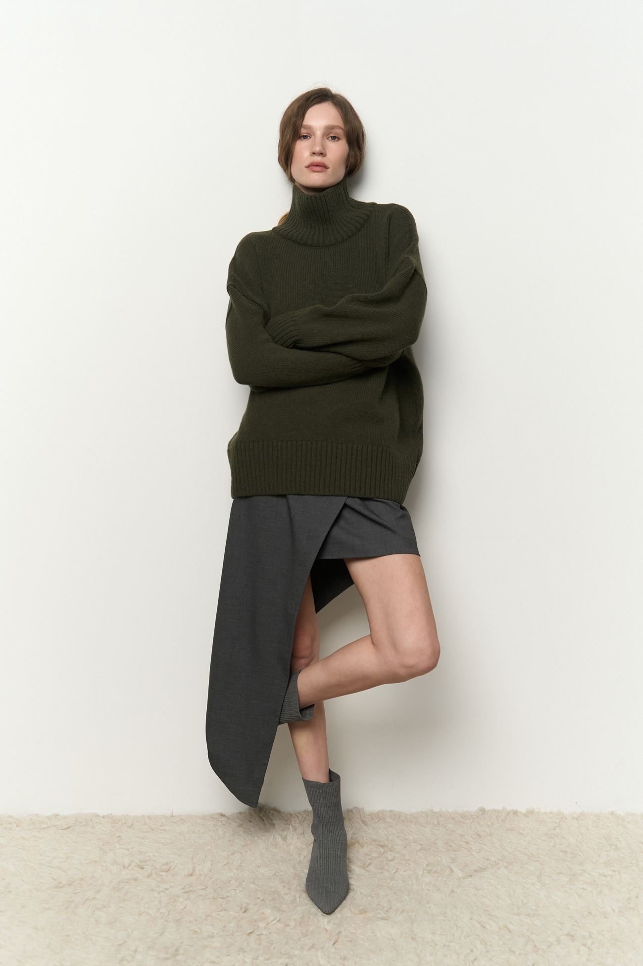 Картинка Вовняний светр темно-зелений вільного крою