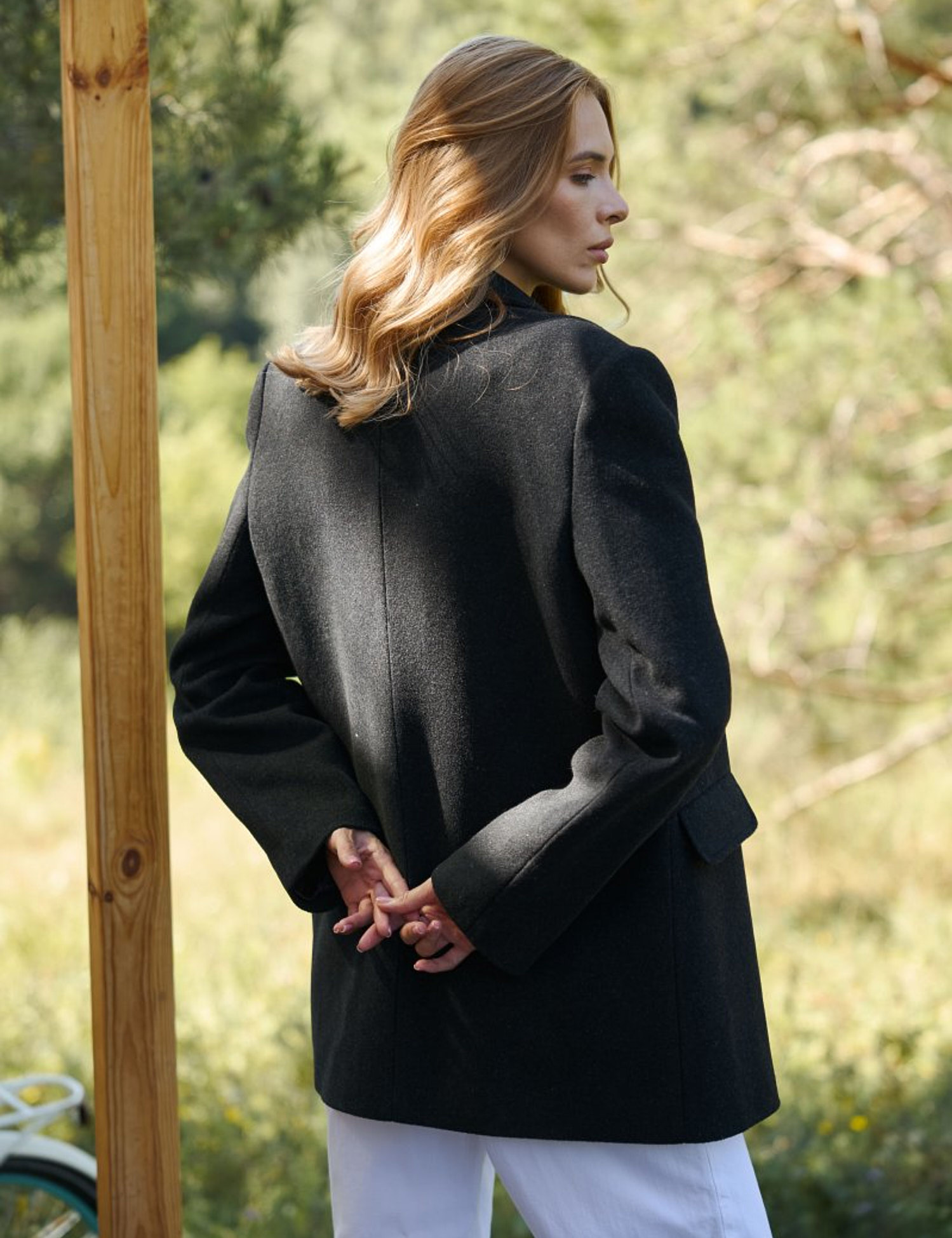 Картинка Пальто чорне коротке двобортне