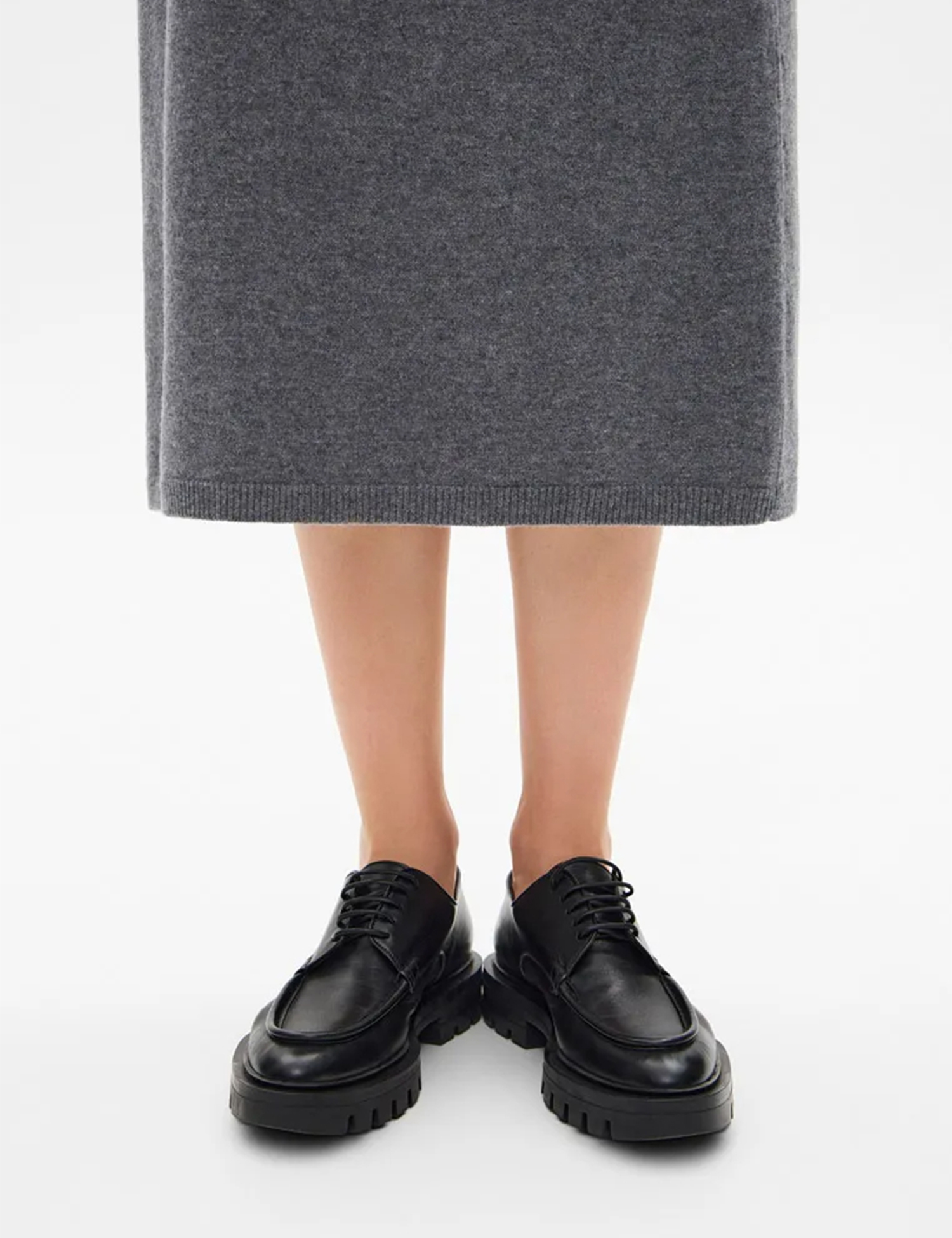 Картинка Жіноча сіра трикотажна спідниця міді з кашеміром