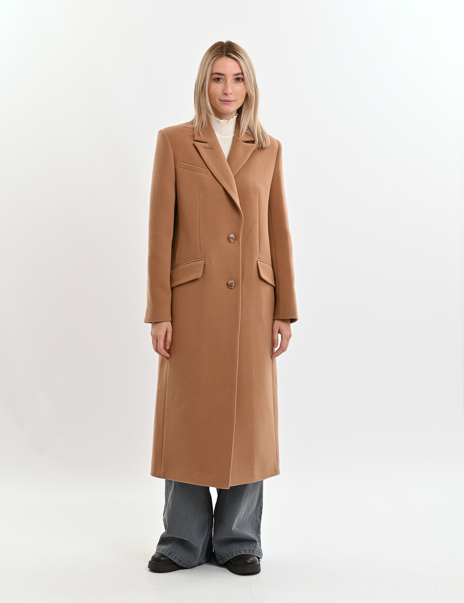 Картинка Пальто світло-коричневе