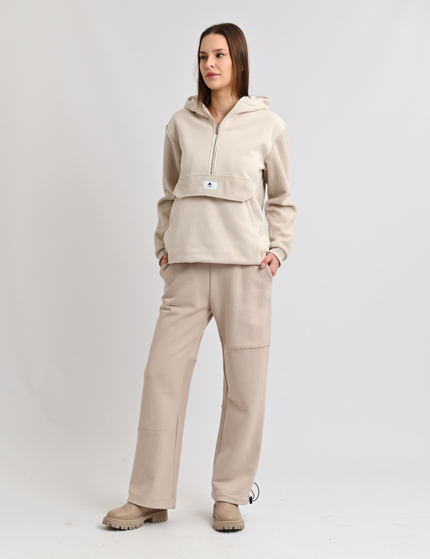 Картинка Спортивні штани бежеві з еластичним поясом та регульованими манжетами