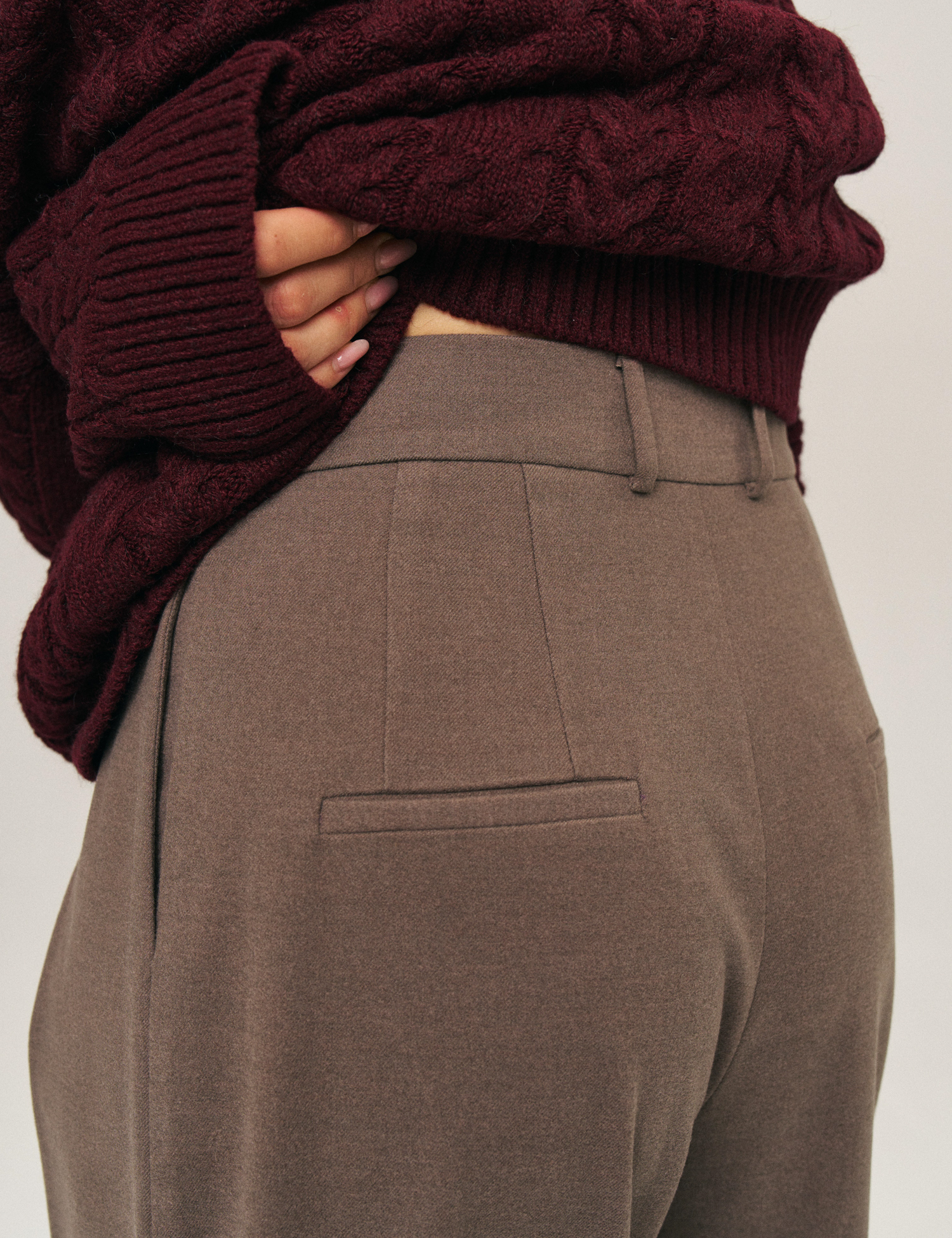 Картинка Прямі брюки в кольорі тауп з теплої костюмної тканини