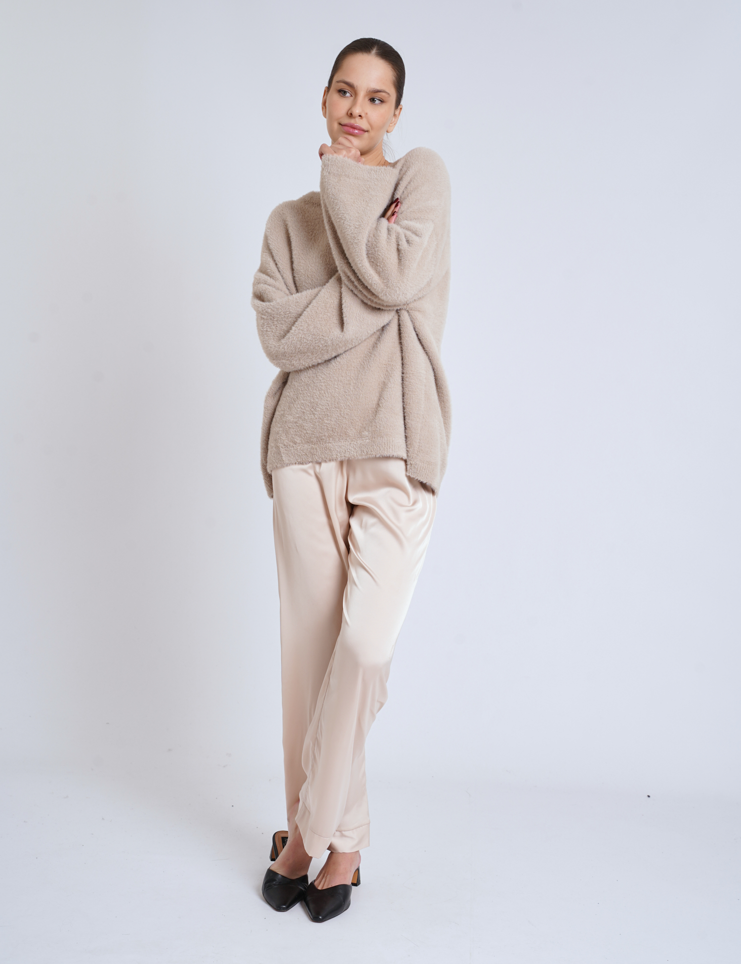 Картинка Светр бежевий