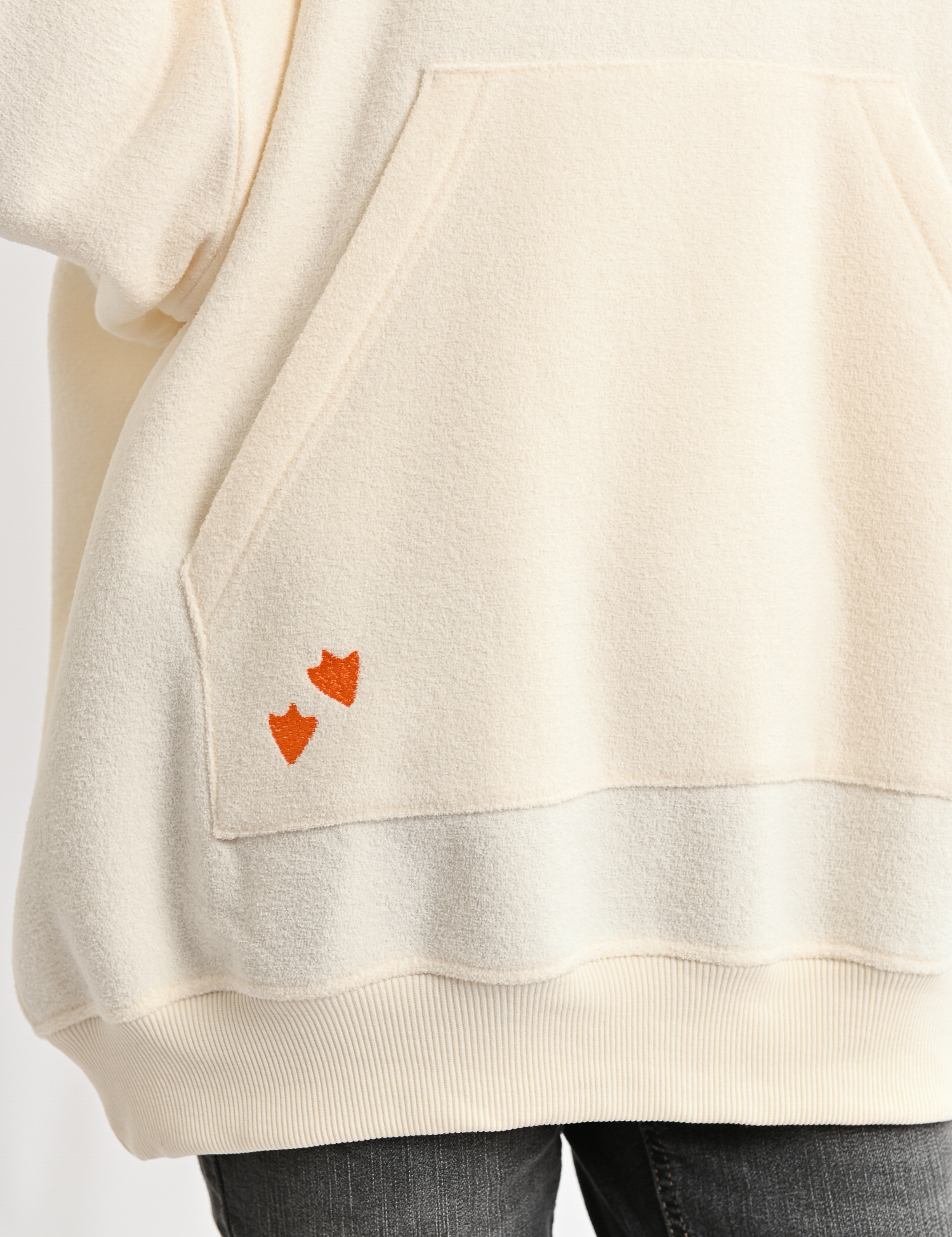 Картинка Худі жіноче oversize молочне з вишивкою качки та принтом на спині