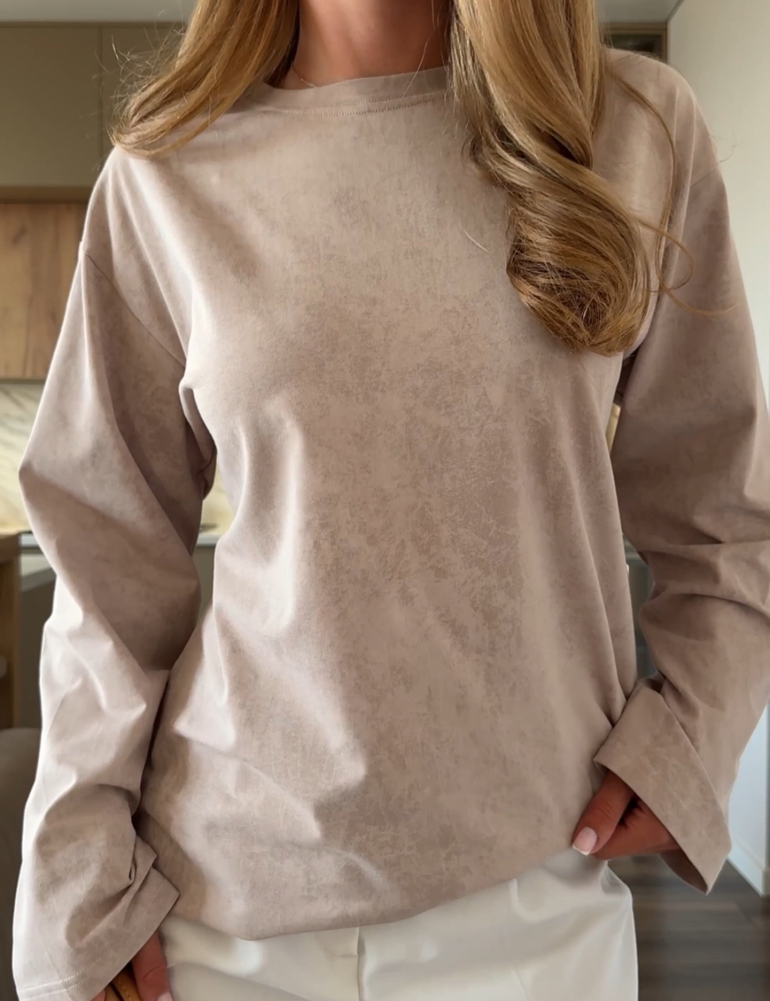 Картинка Лонгслів бежевий 