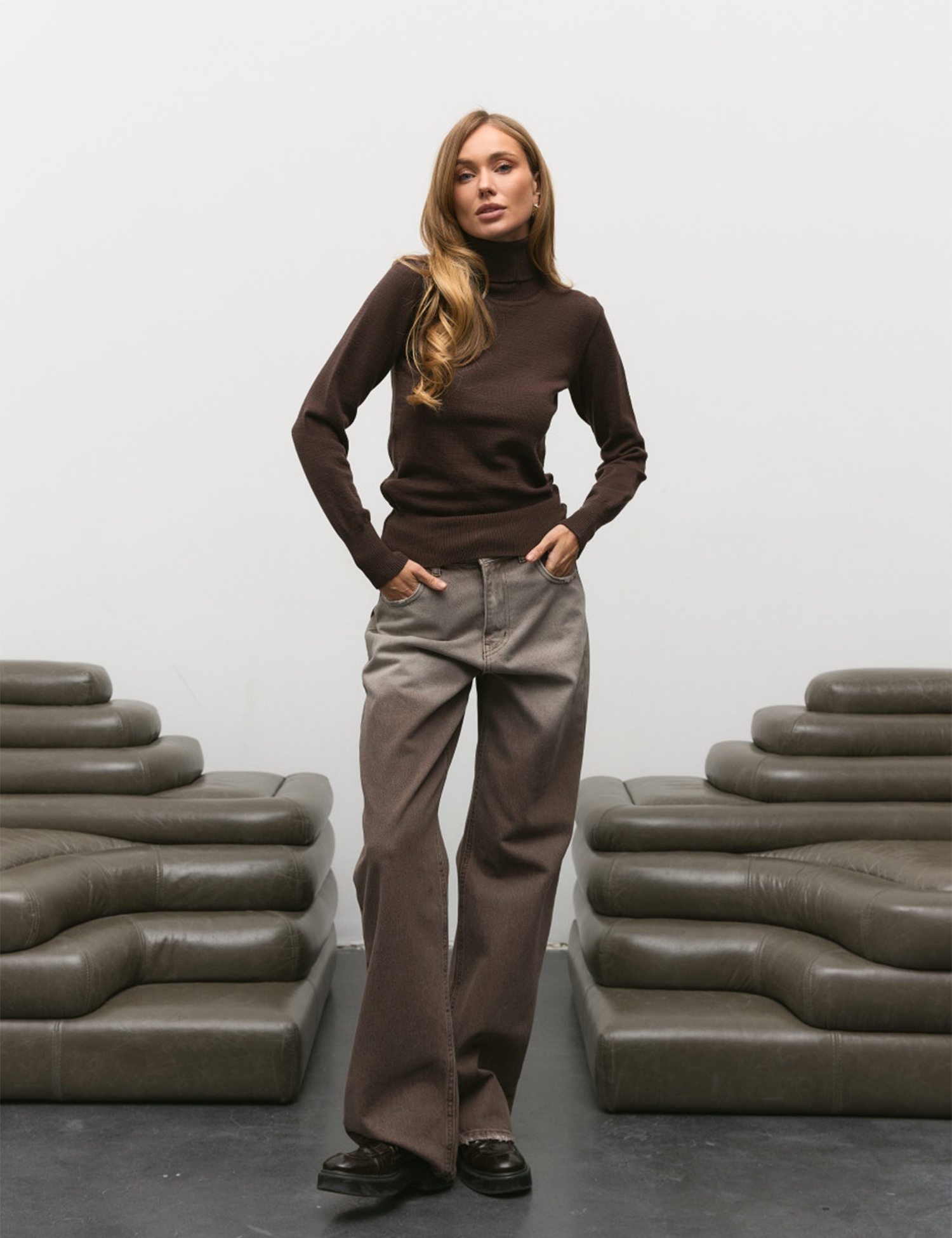 Картинка Джинси коричневі з ефектом градієнту