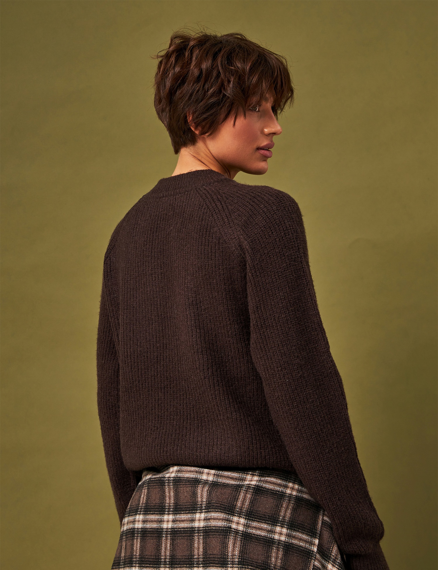 Картинка Светр коричневий