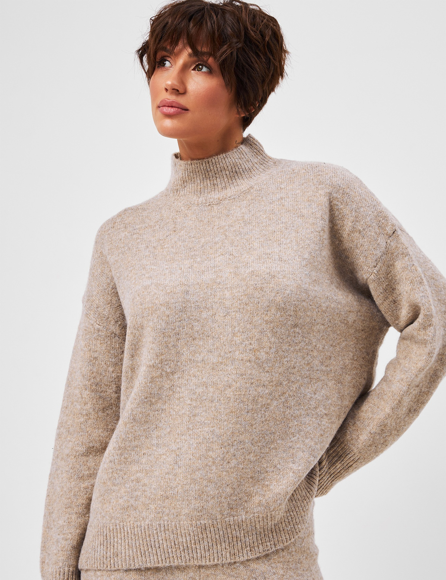 Картинка Светр коричневий