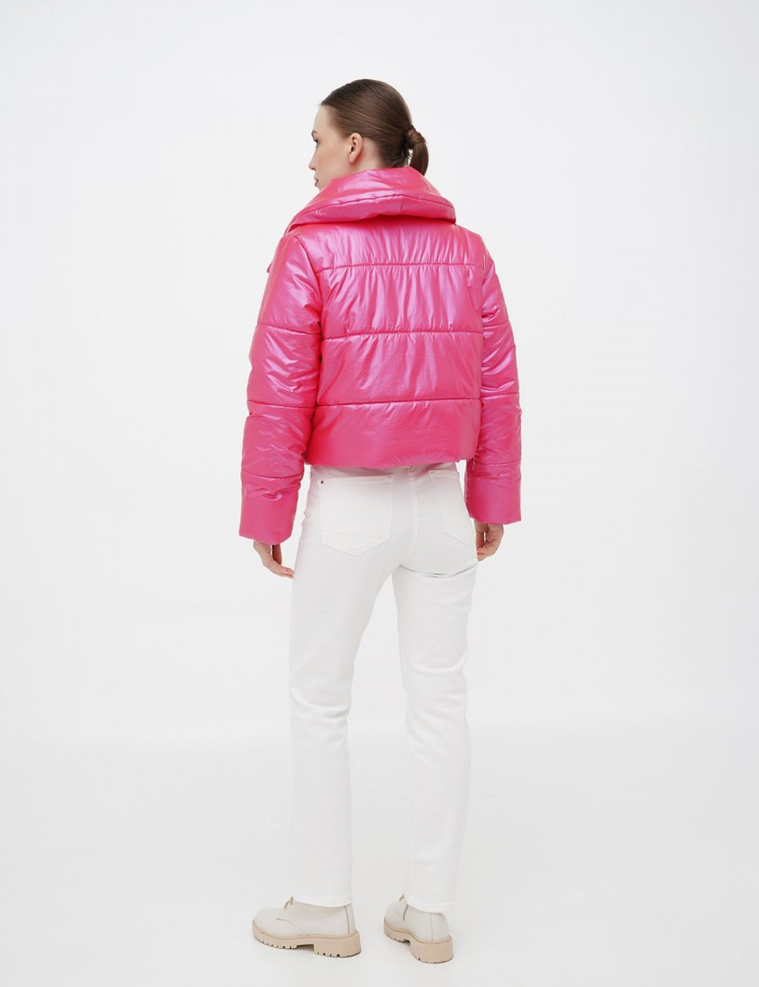 Картинка Коротка рожева куртка з великим воротніком