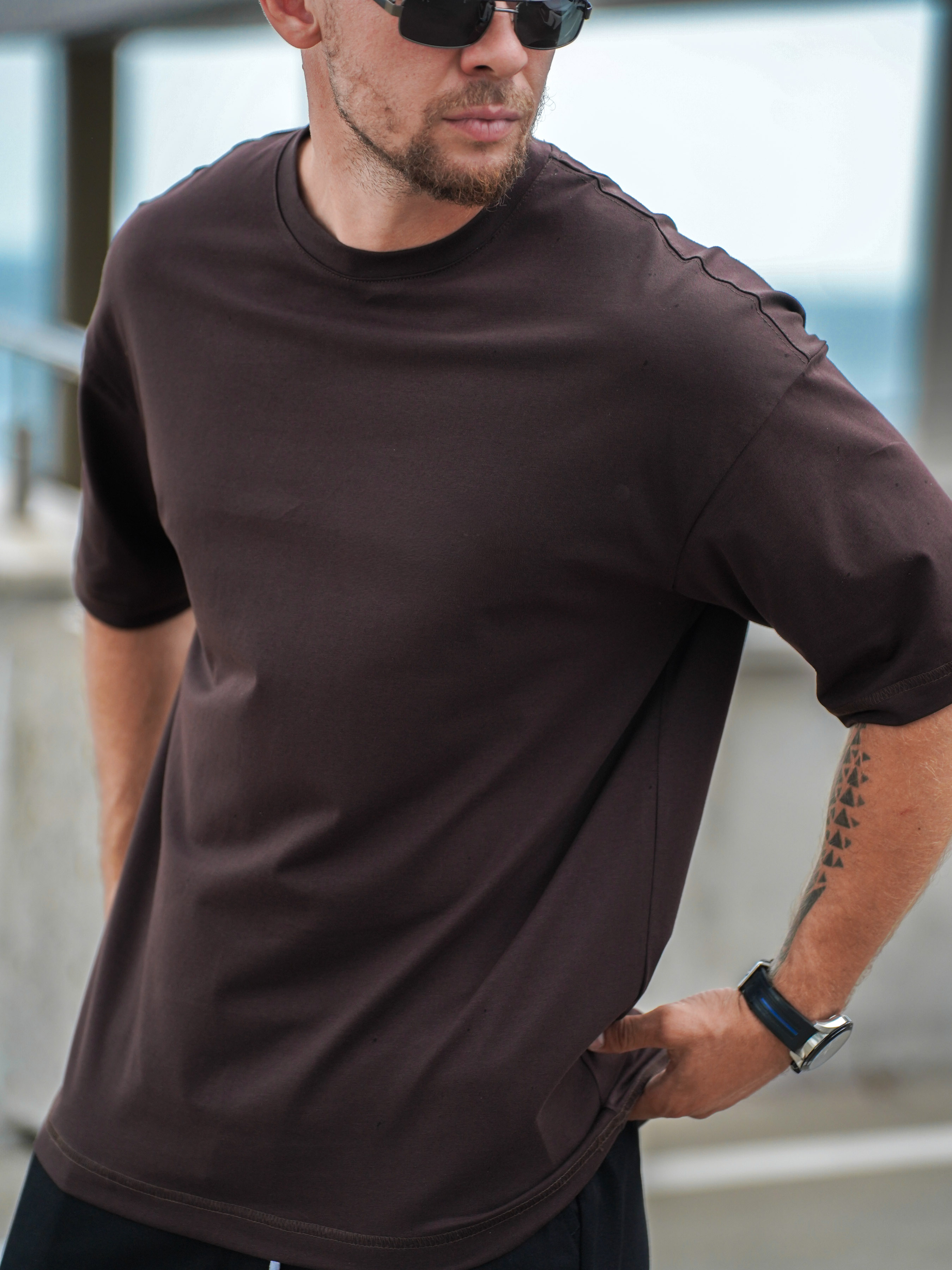 Картинка Футболка темно-коричнева