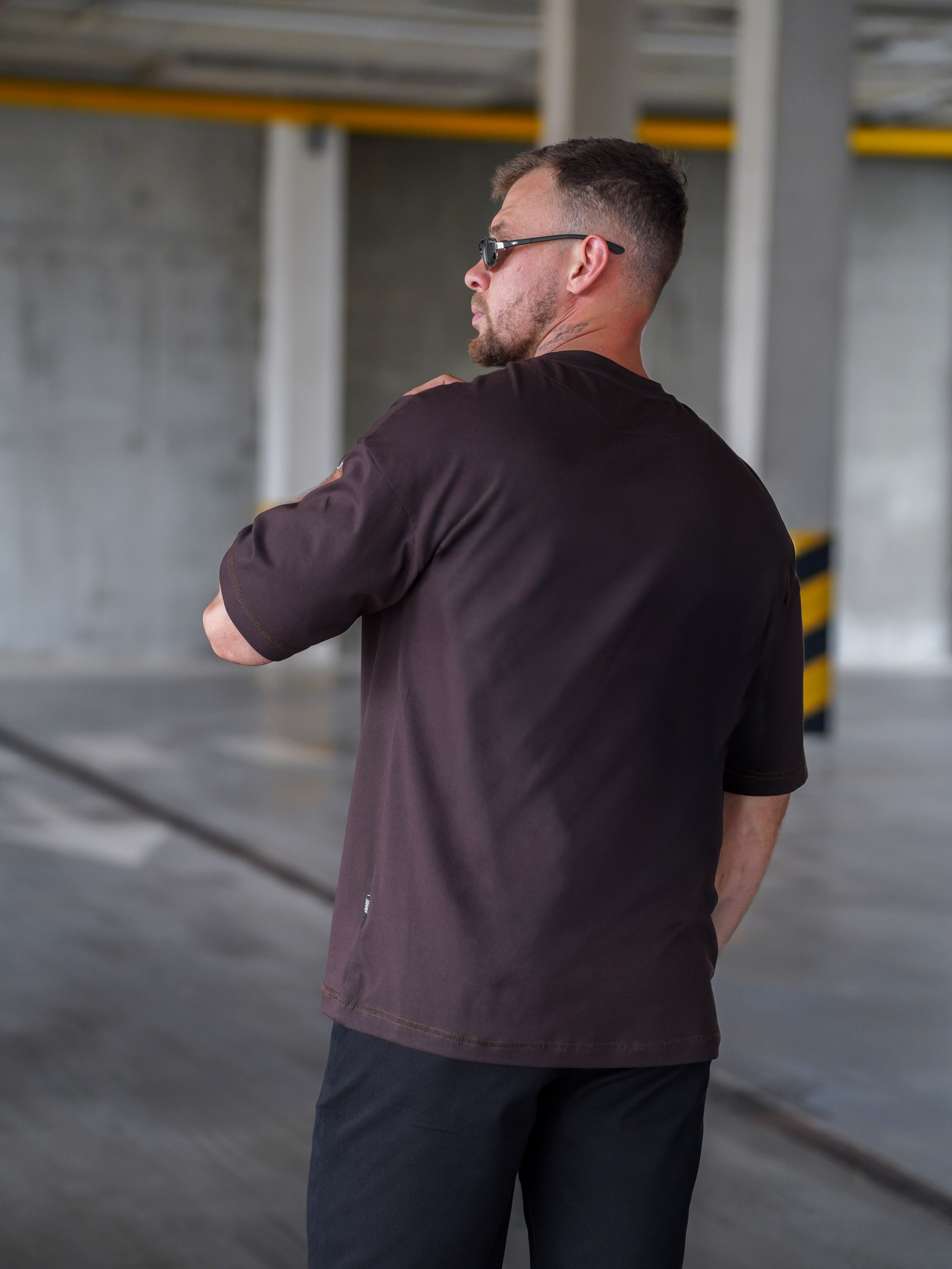 Картинка Футболка темно-коричнева