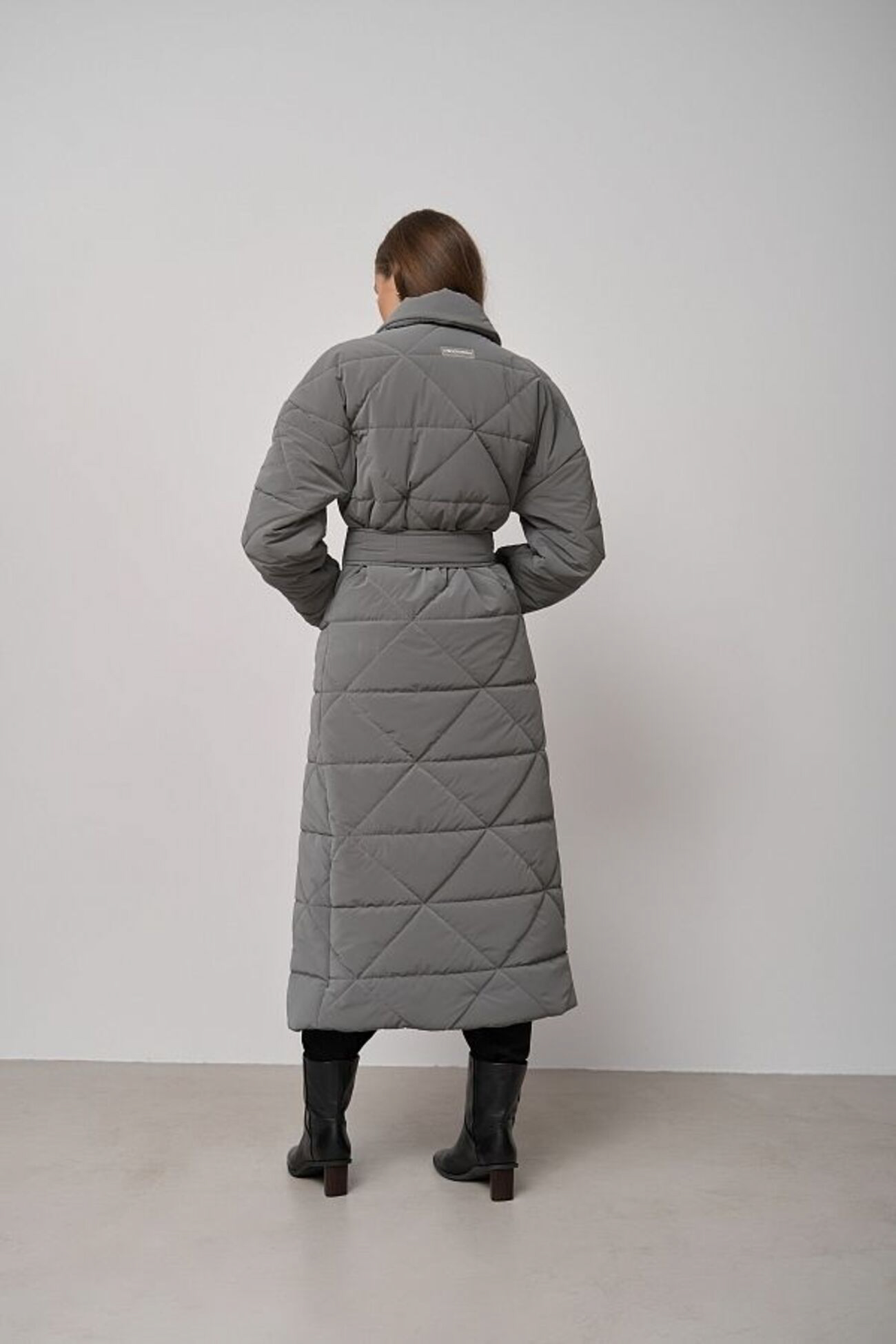 Картинка Куртка стьобана довга сіра