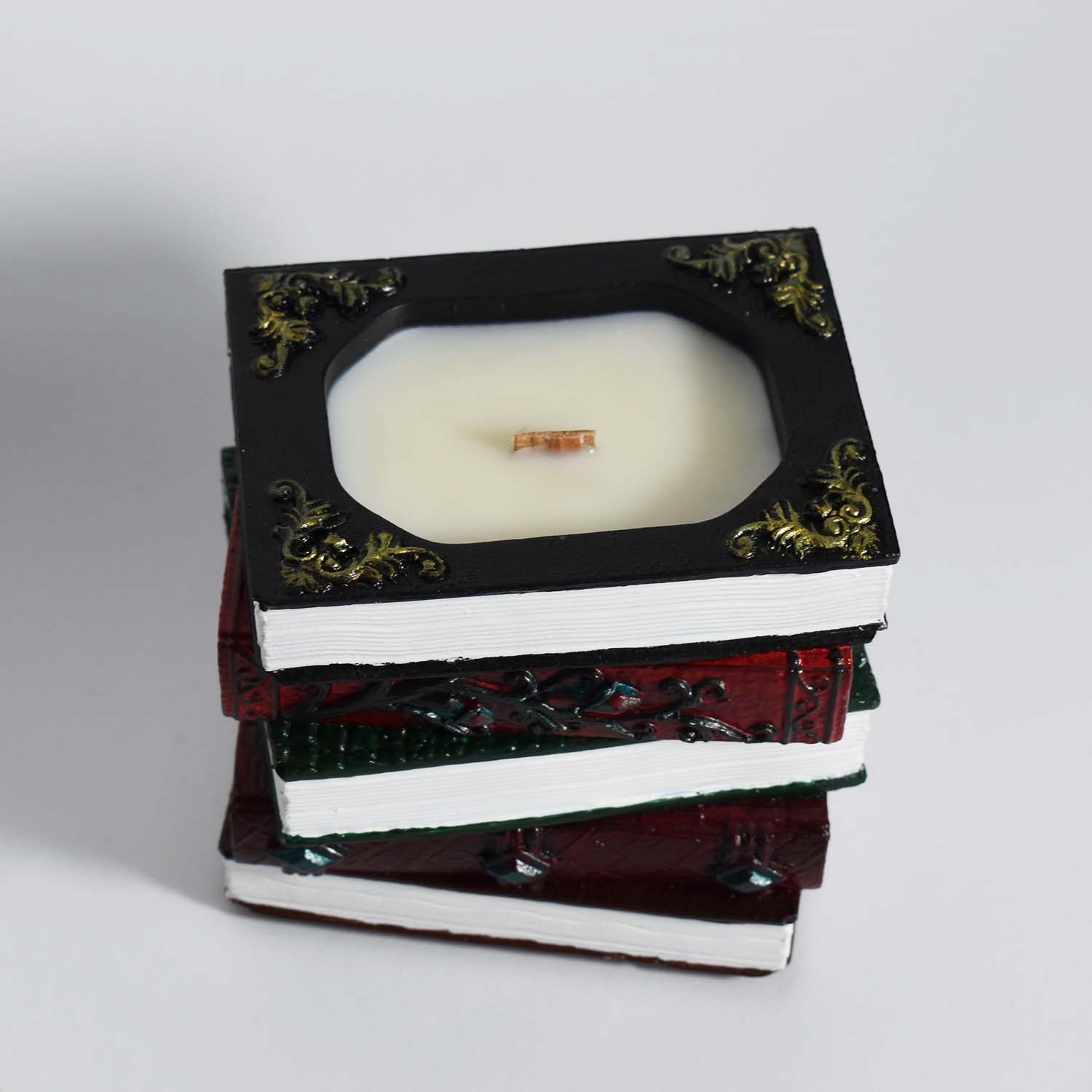 Картинка Свічка "Stories of Hogwarts" з ароматом - бананово-горіховий хліб