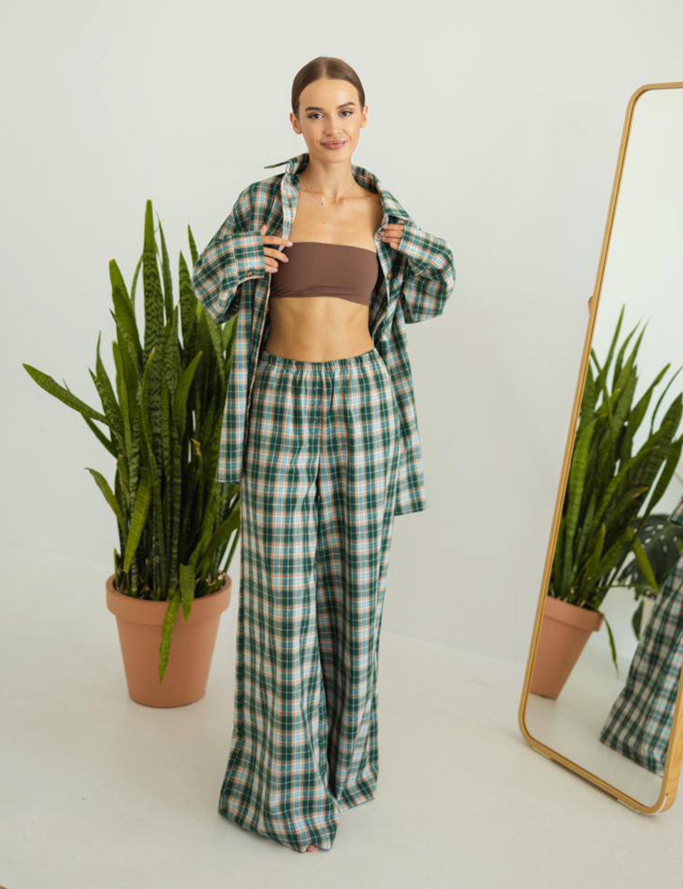 Картинка Жіноча піжама в клітинку з турецької байки