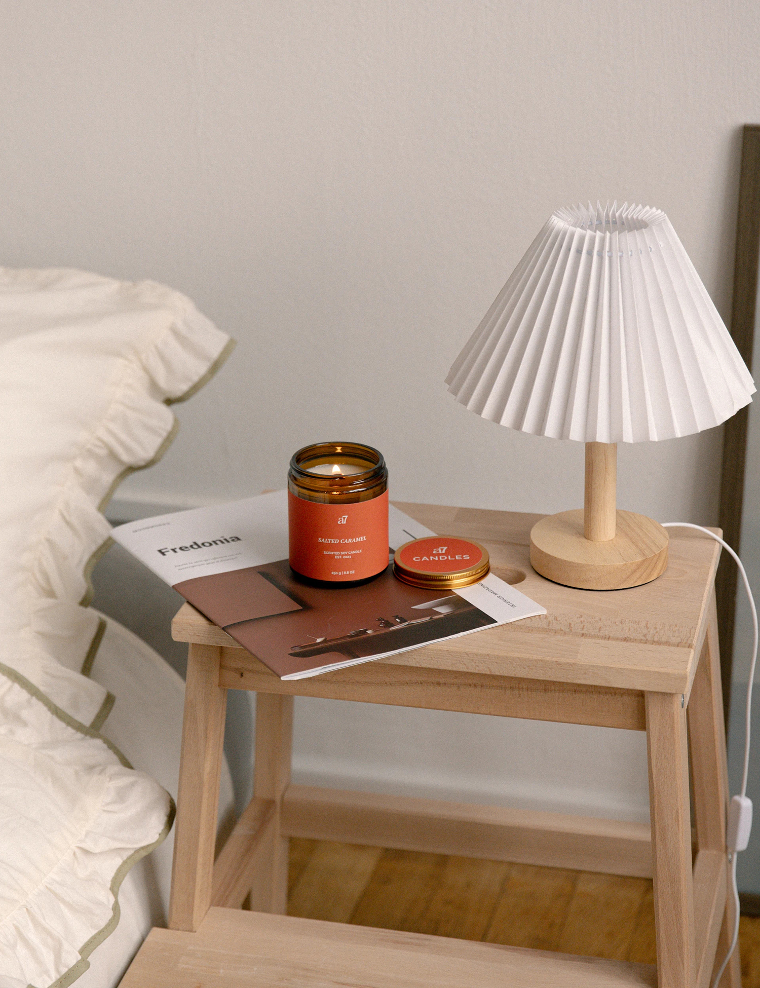 Картинка Аромасвічка SALTED CARAMEL 