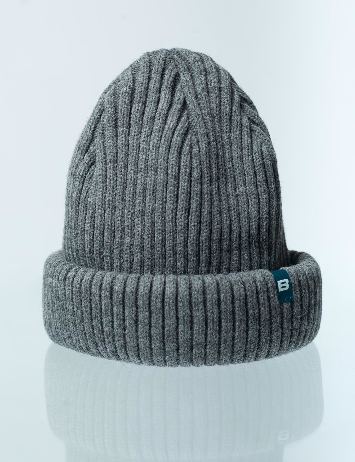 Картинка Сіра коротка шапка