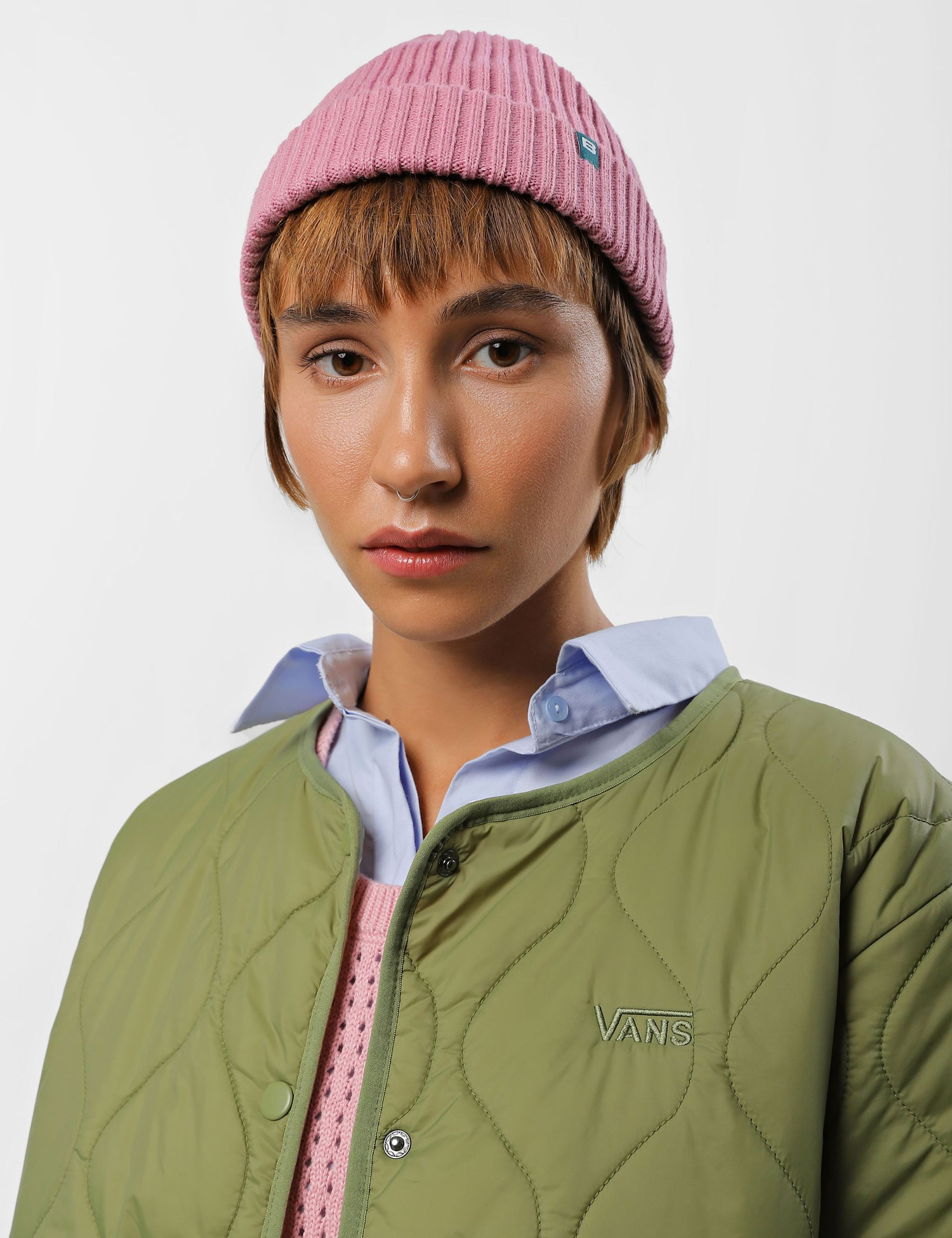 Картинка Базова рожева коротка шапка