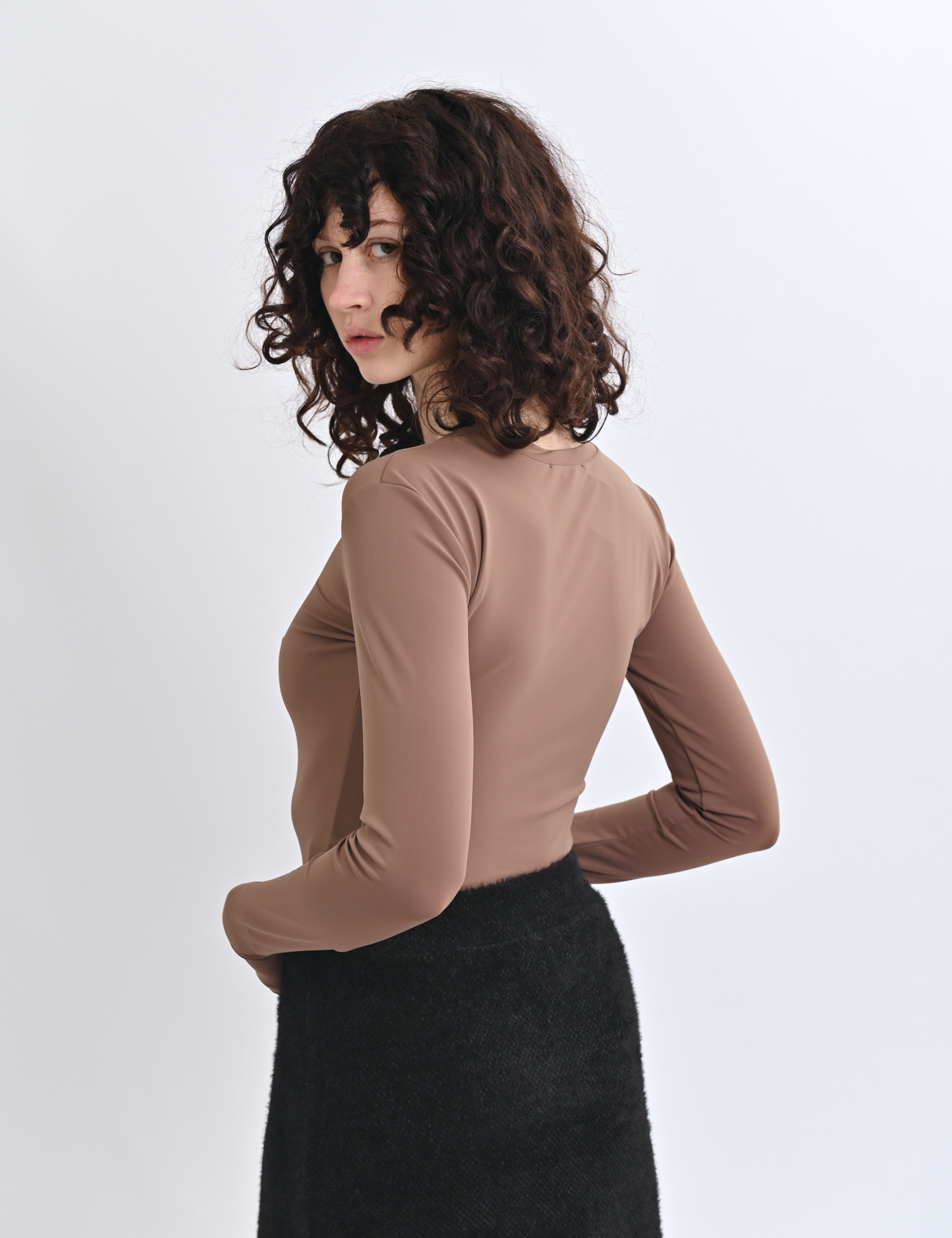 Картинка Лонгслів із довгими рукавами у кольорі мокко