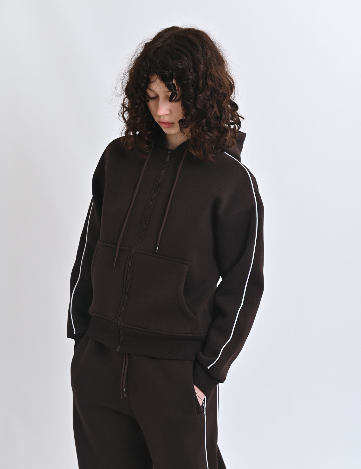 Картинка Костюм коричневий