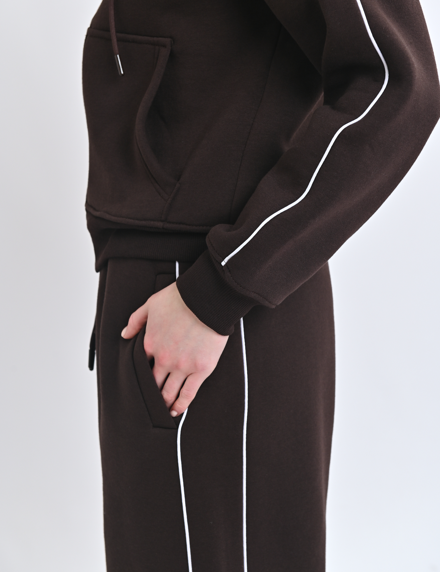 Картинка Костюм коричневий