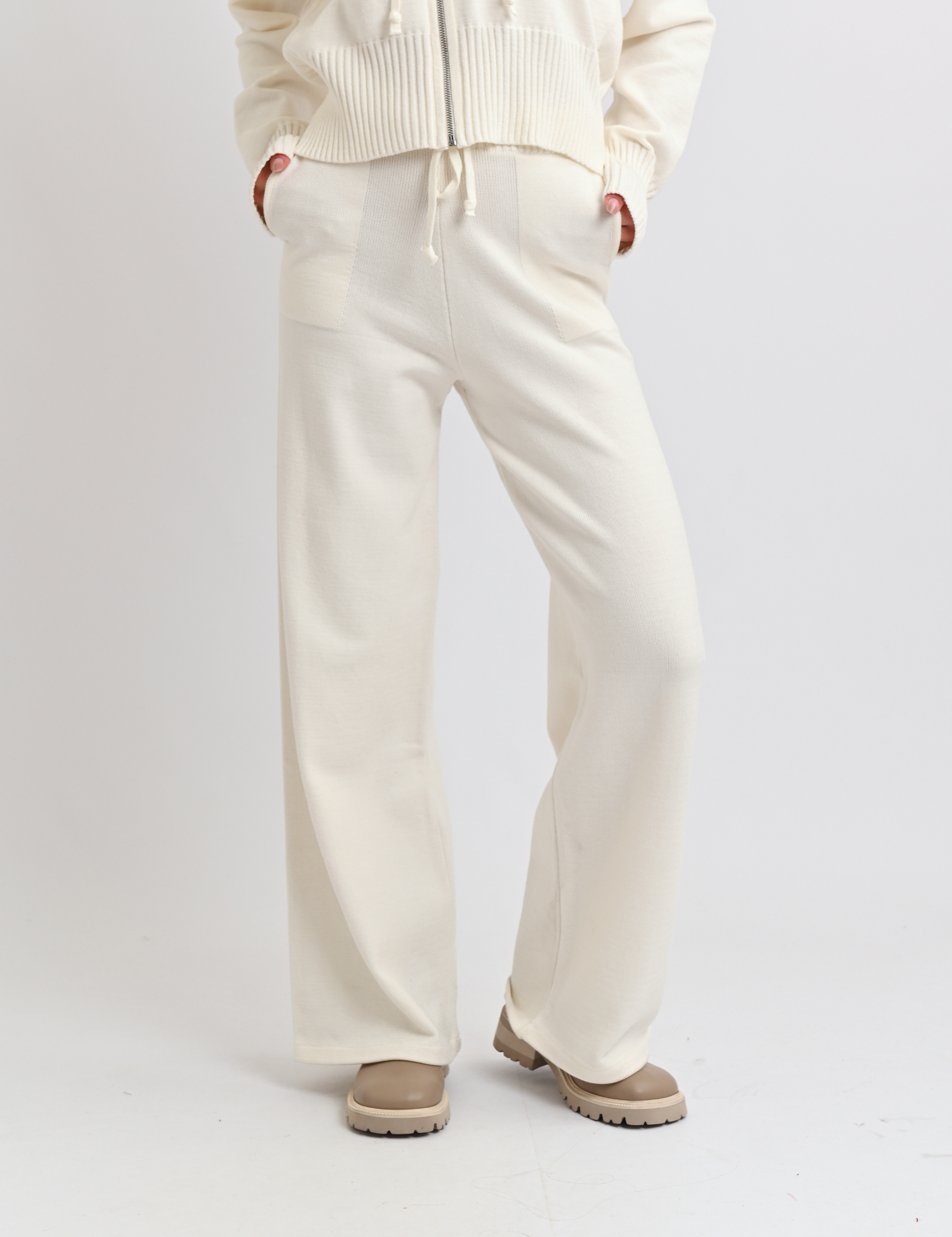 Картинка Костюм білий