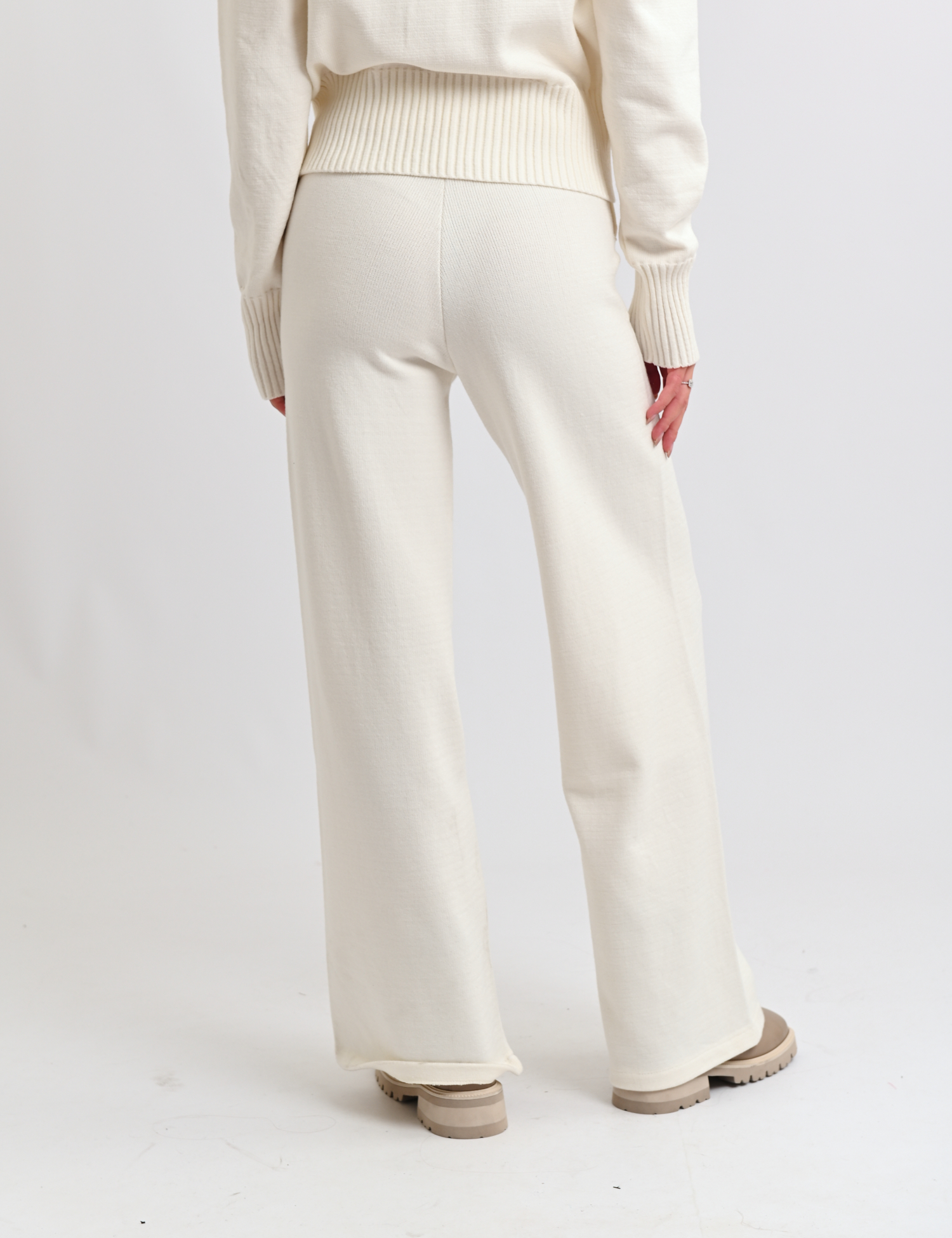 Картинка Костюм білий