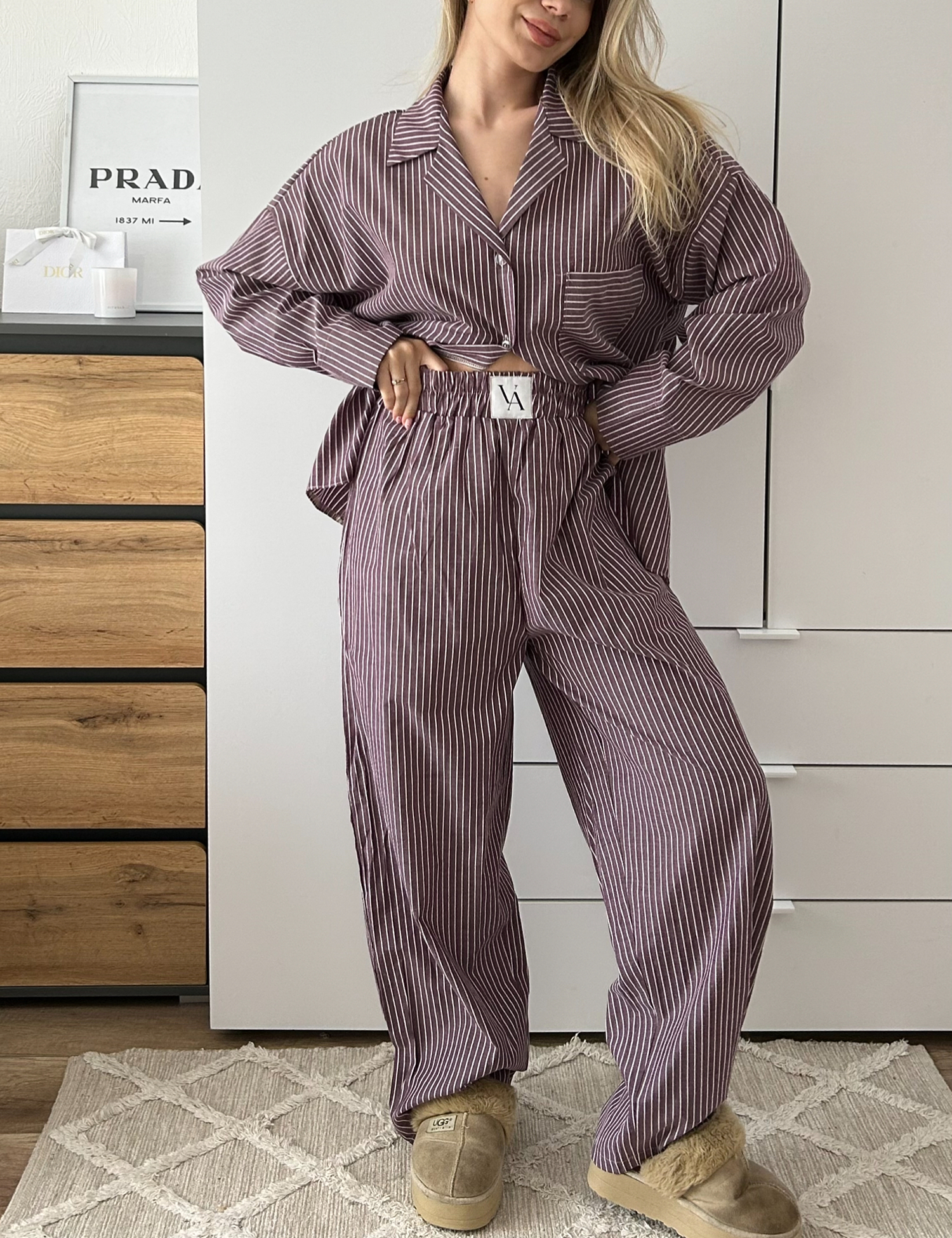 Картинка Піжама трійка у тонку білу смужку