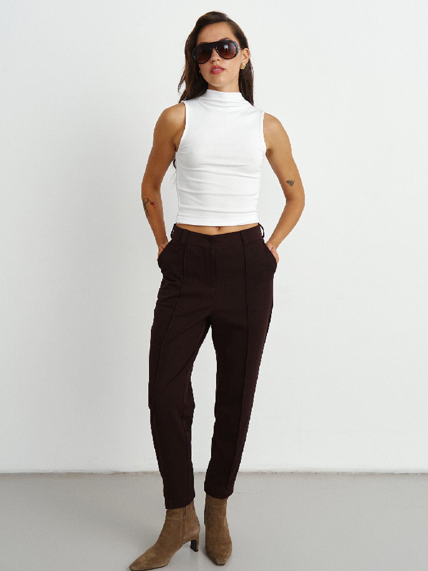 Картинка Брюки коричневі