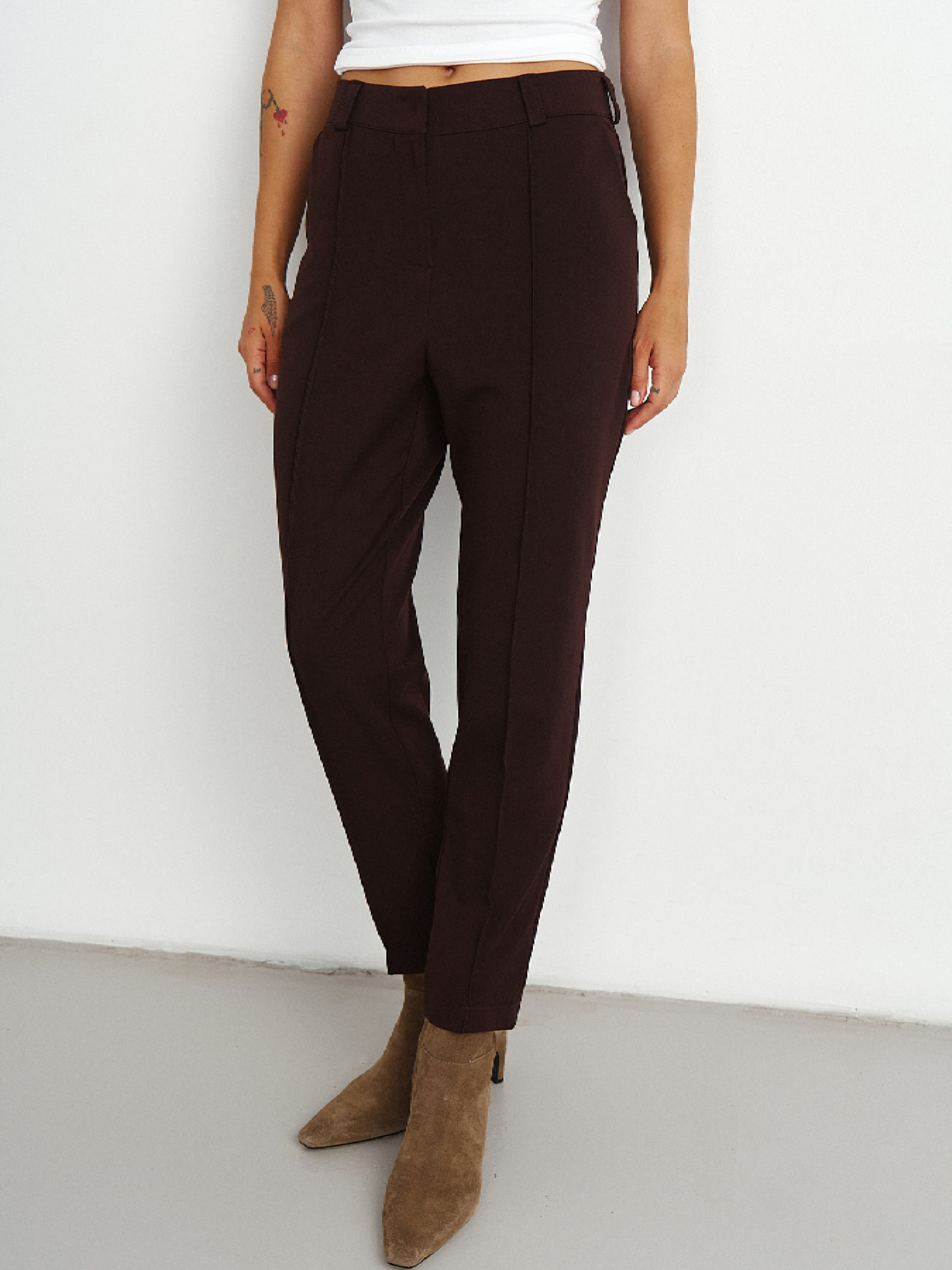 Картинка Брюки коричневі