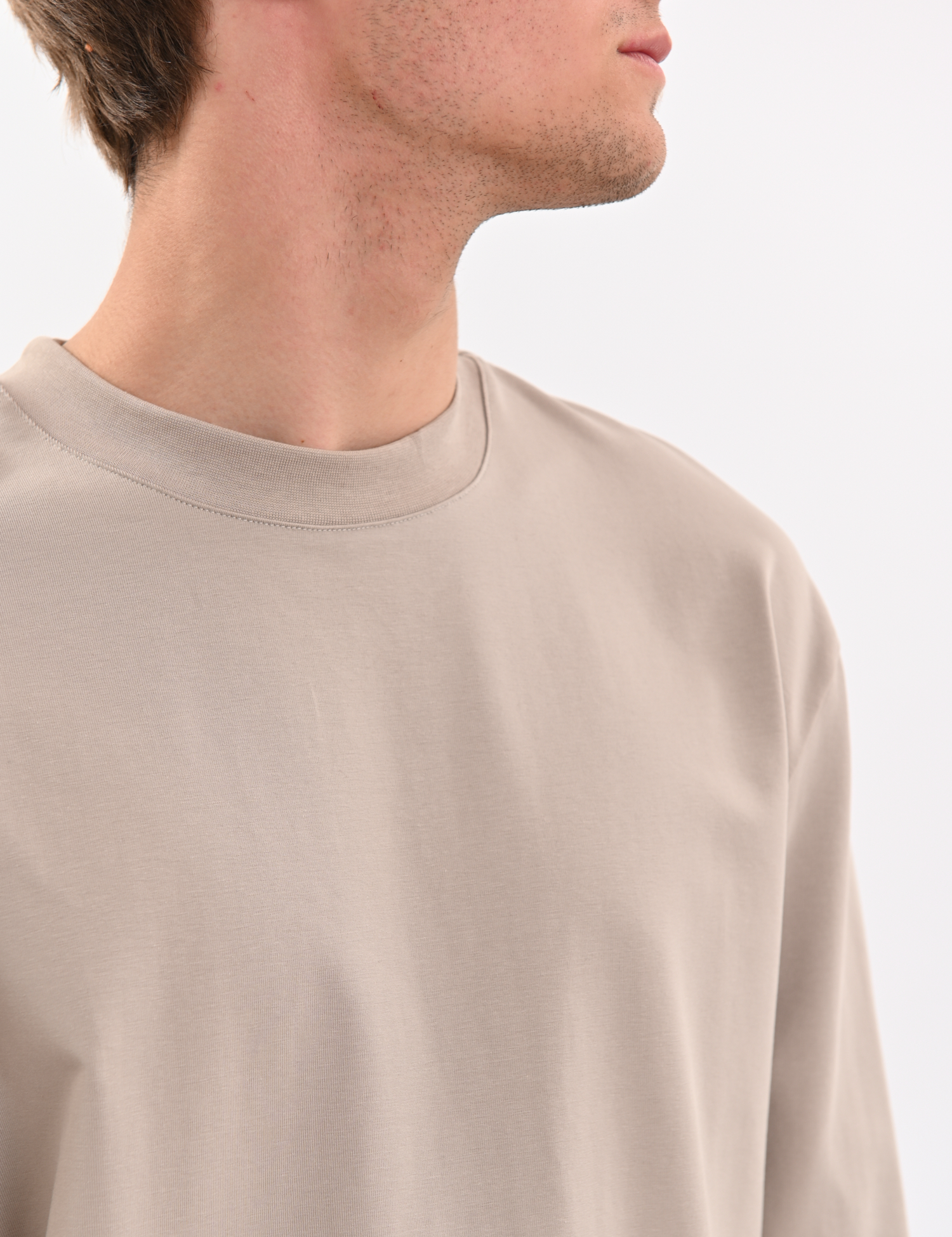 Картинка Лонгслів бежевий