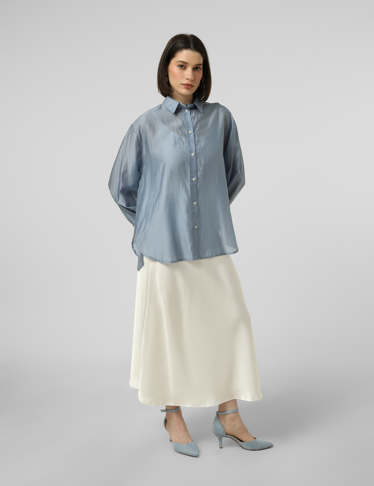 Картинка Блакитна легка сорочка oversize з шовковистим ефектом