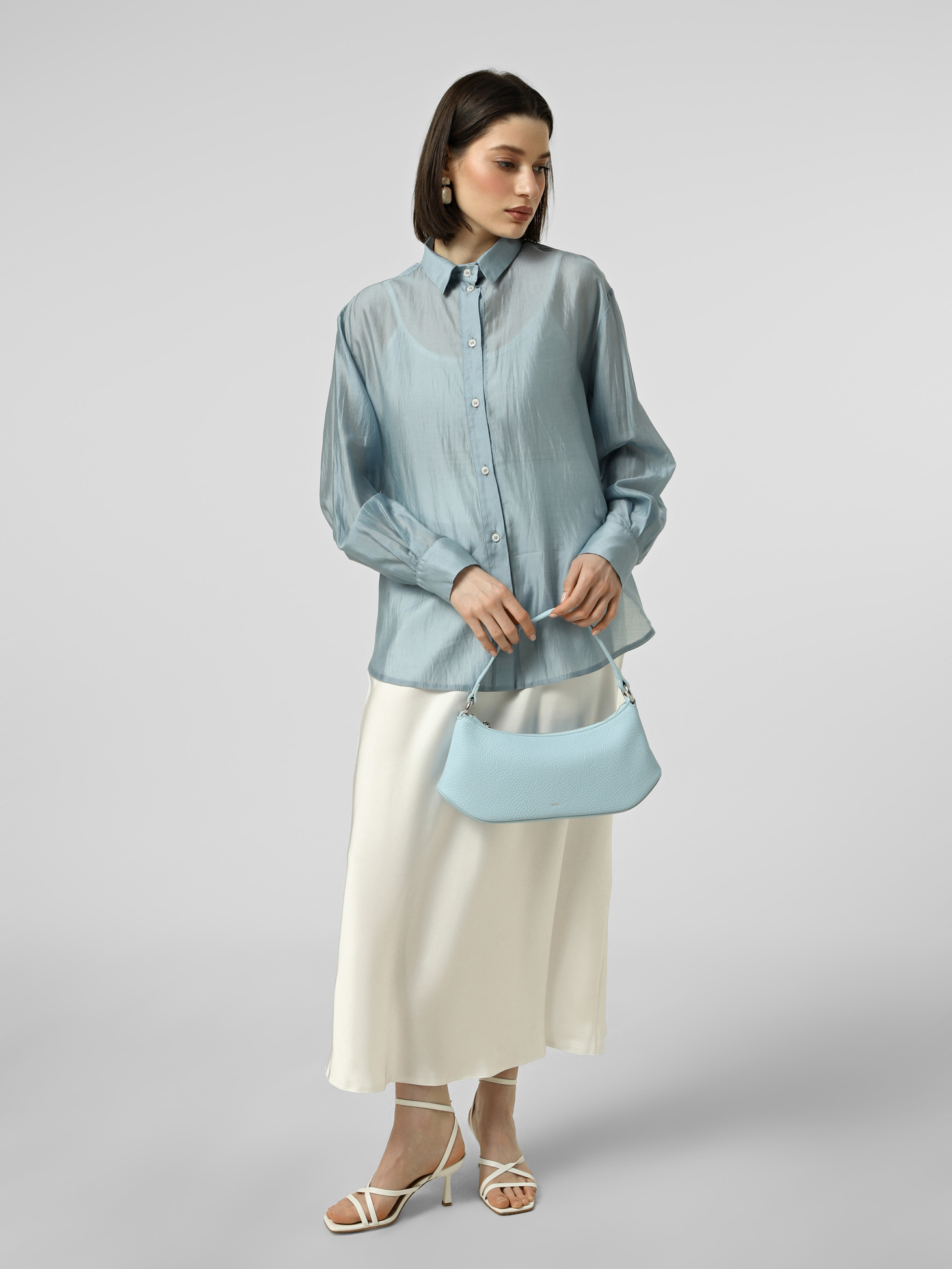 Картинка Напівпрозора блакитна сорочка oversize