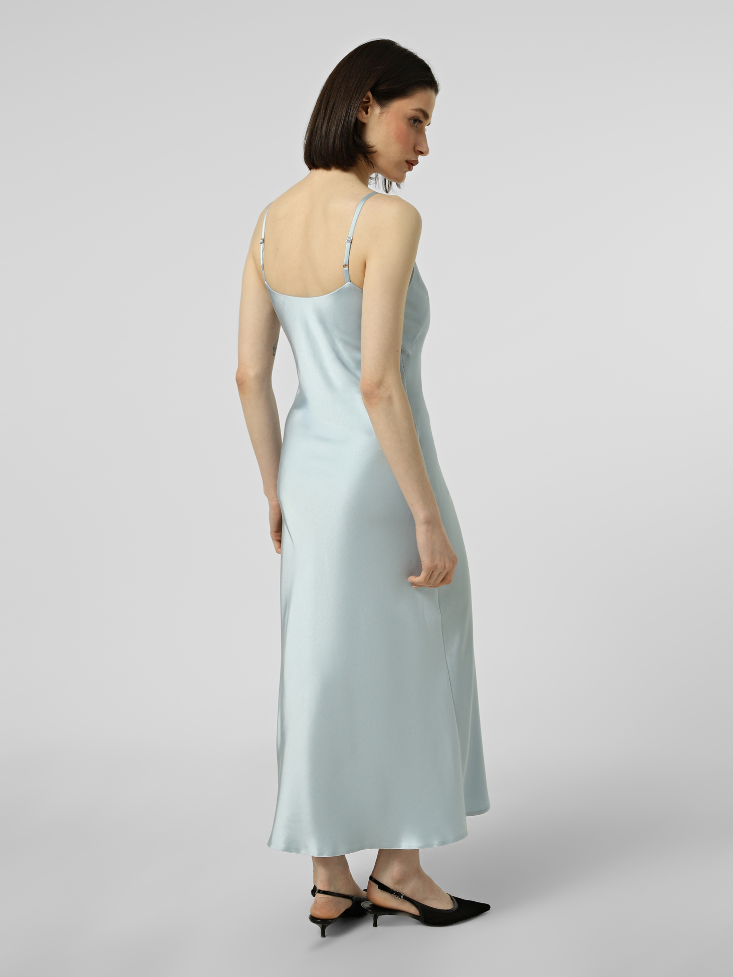 Картинка Атласна сукня-комбінація блакитна