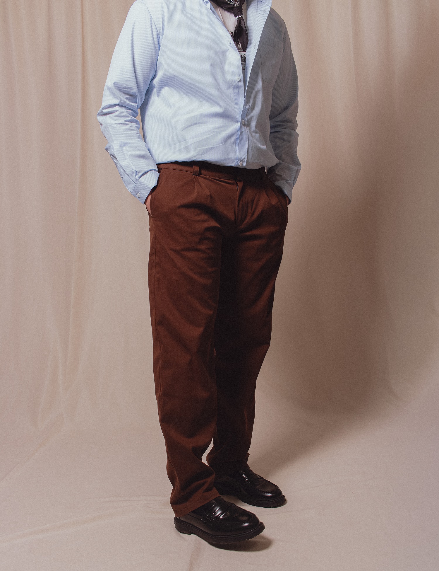 Картинка Коричневі штани чіноси