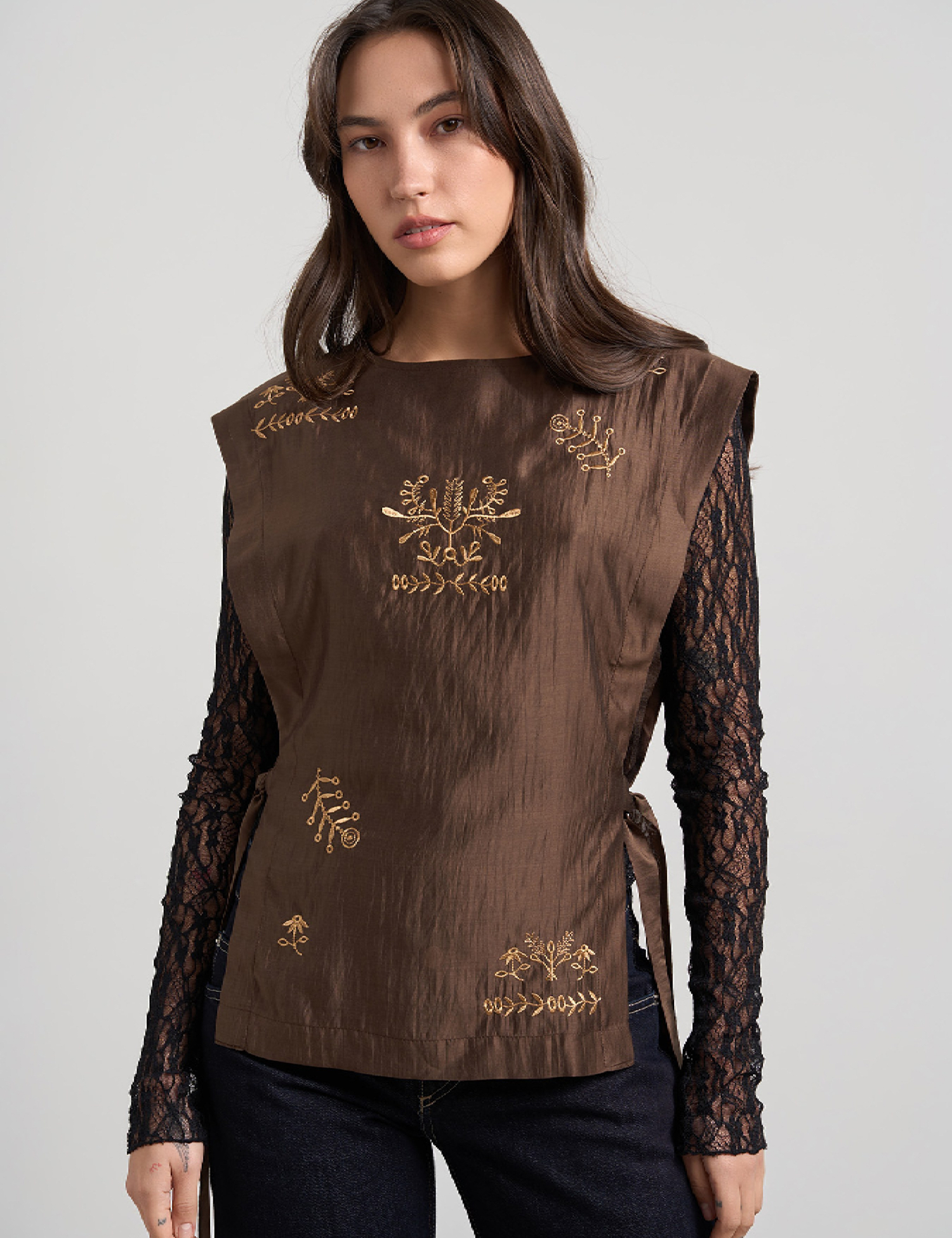 Картинка Жилет із декоративною вишивкою