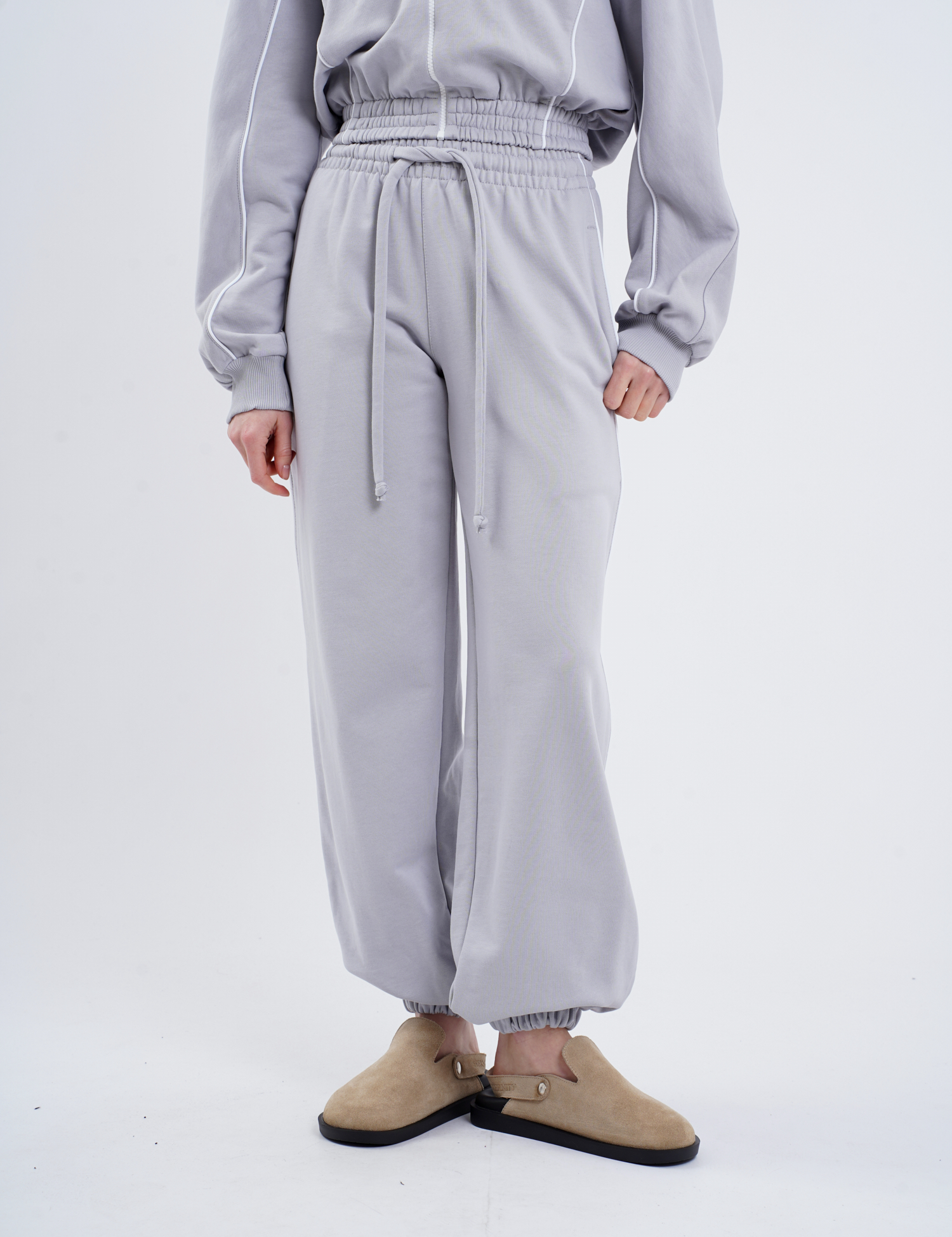 Картинка Штани джогери з кантом сірі