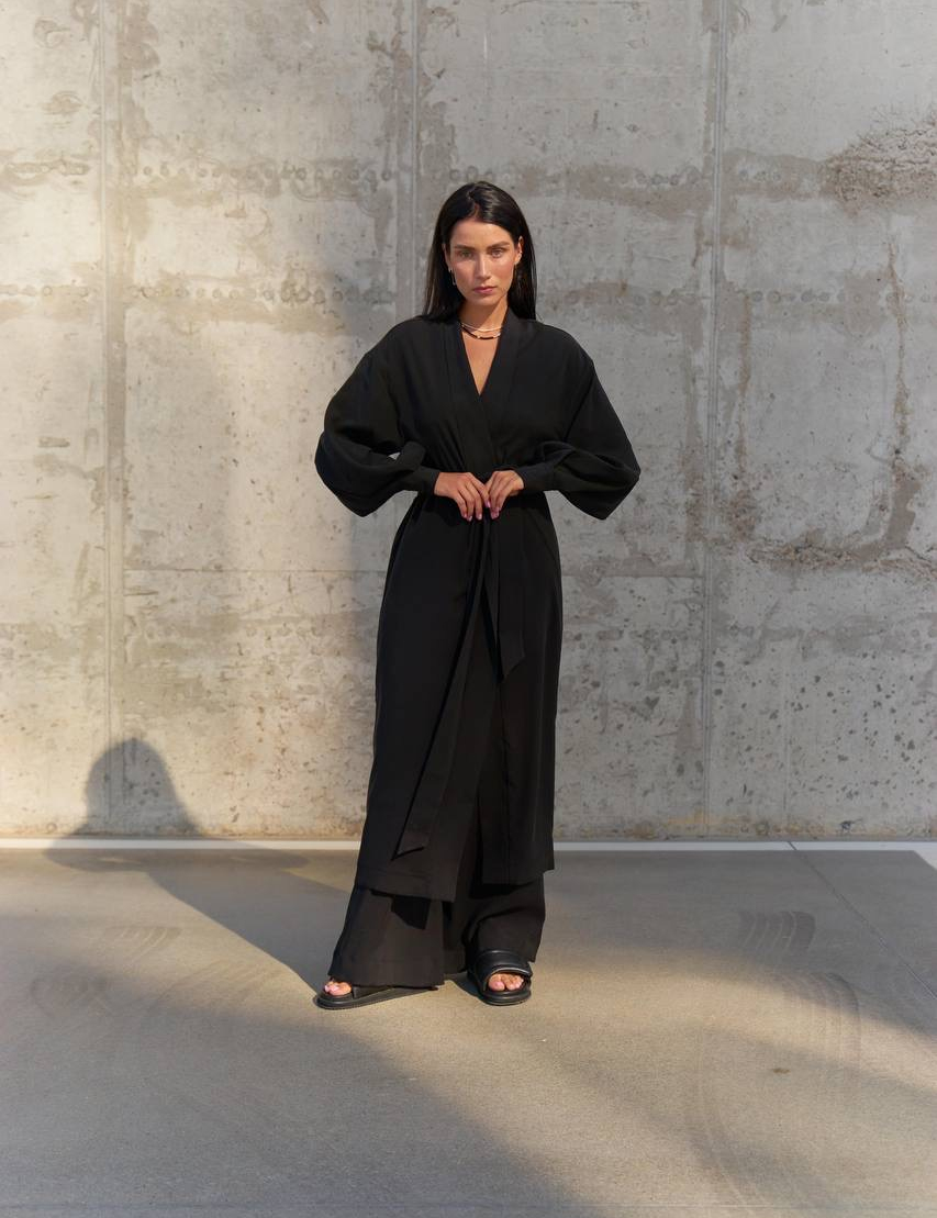 Картинка Чорне кімоно з поясом