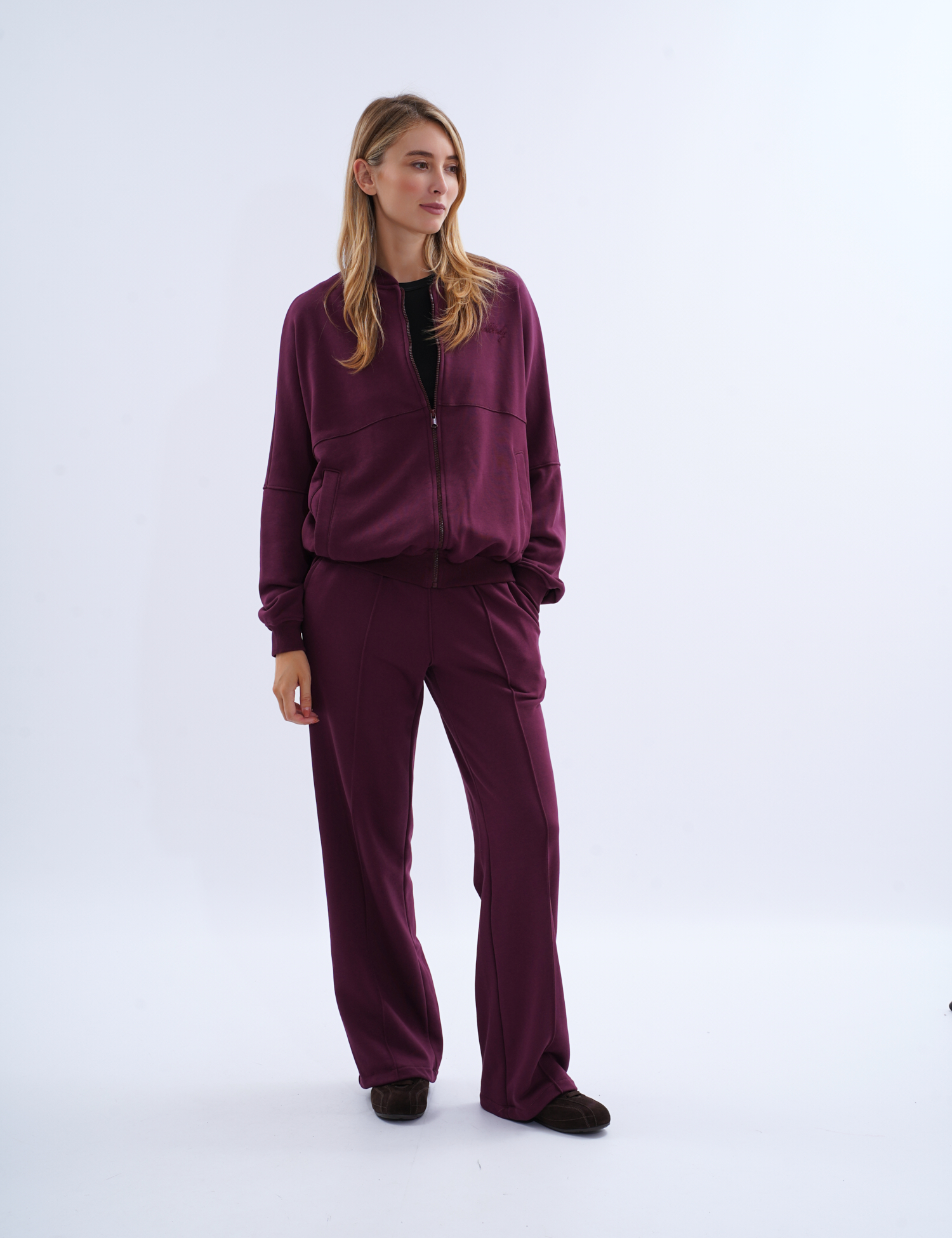 Картинка Костюм бордовий
