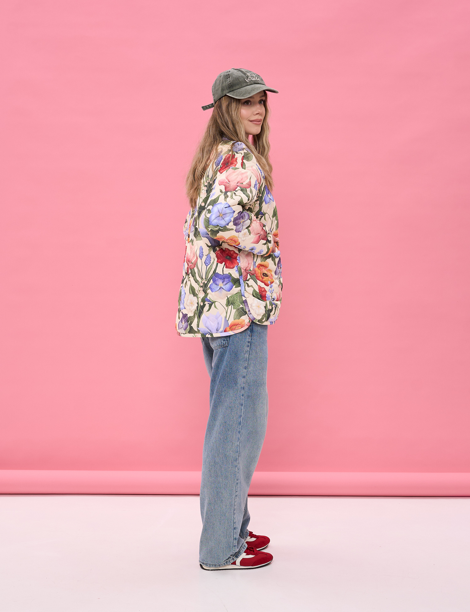 Картинка Куртка з великим флористичним принтом