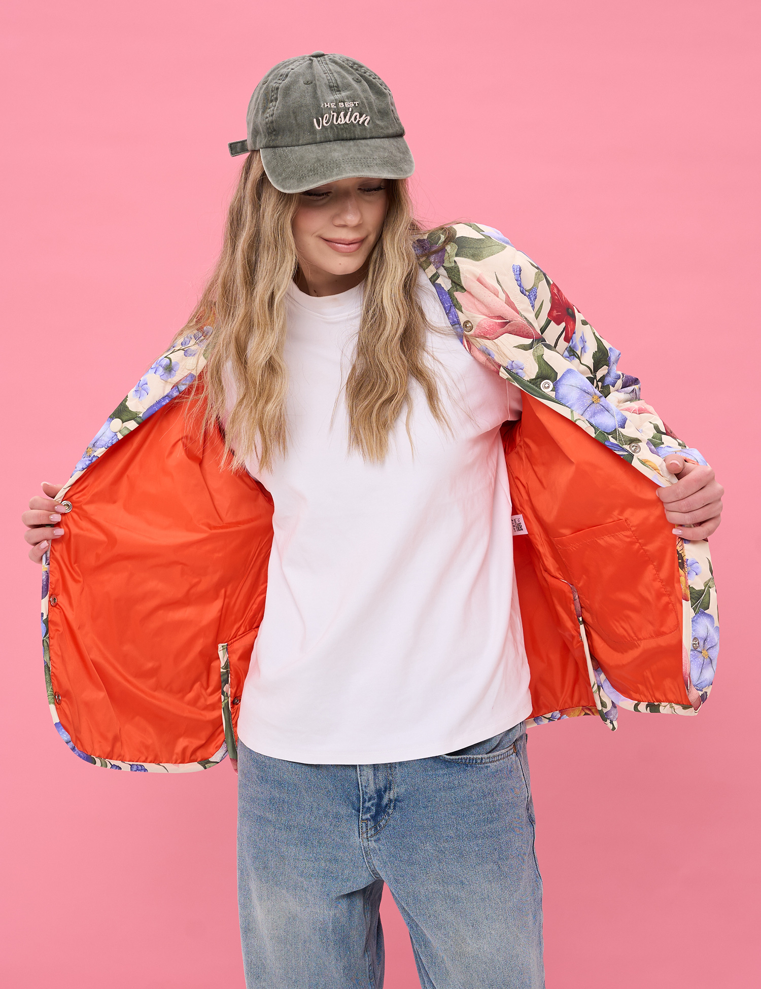 Картинка Куртка з великим флористичним принтом