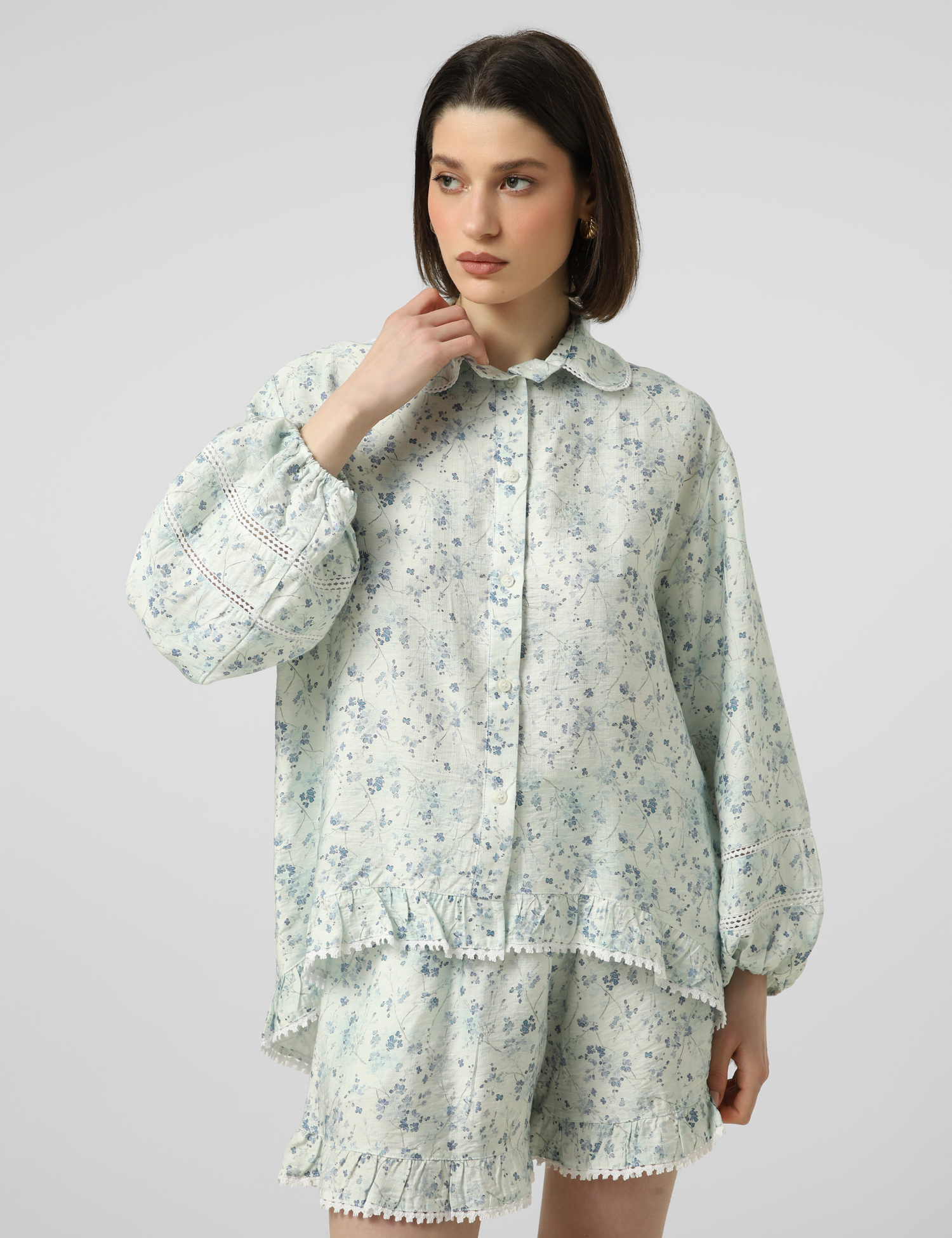 Картинка Сорочка принтована блакитними квітами 