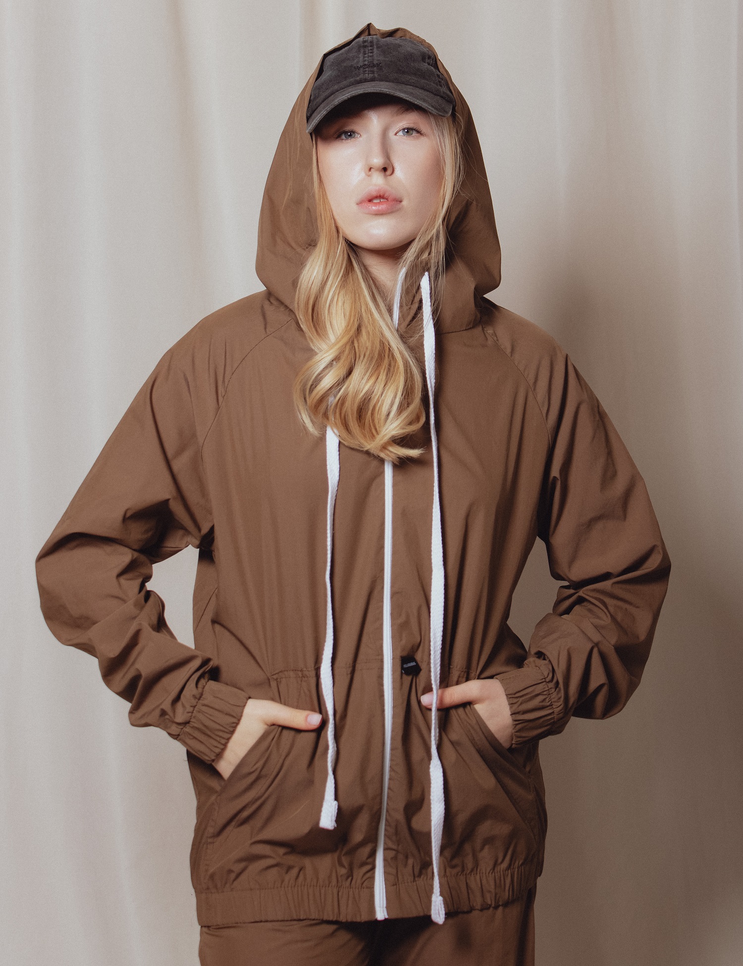 Картинка Дощовик бежевий